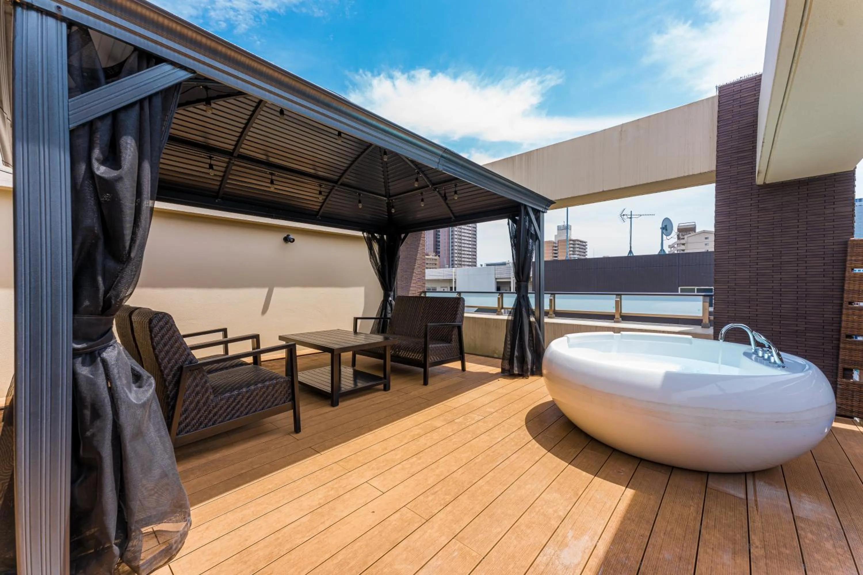 Oshiage Sky View Terrace Penthouse - brand new Hot Tab installed in 2025-