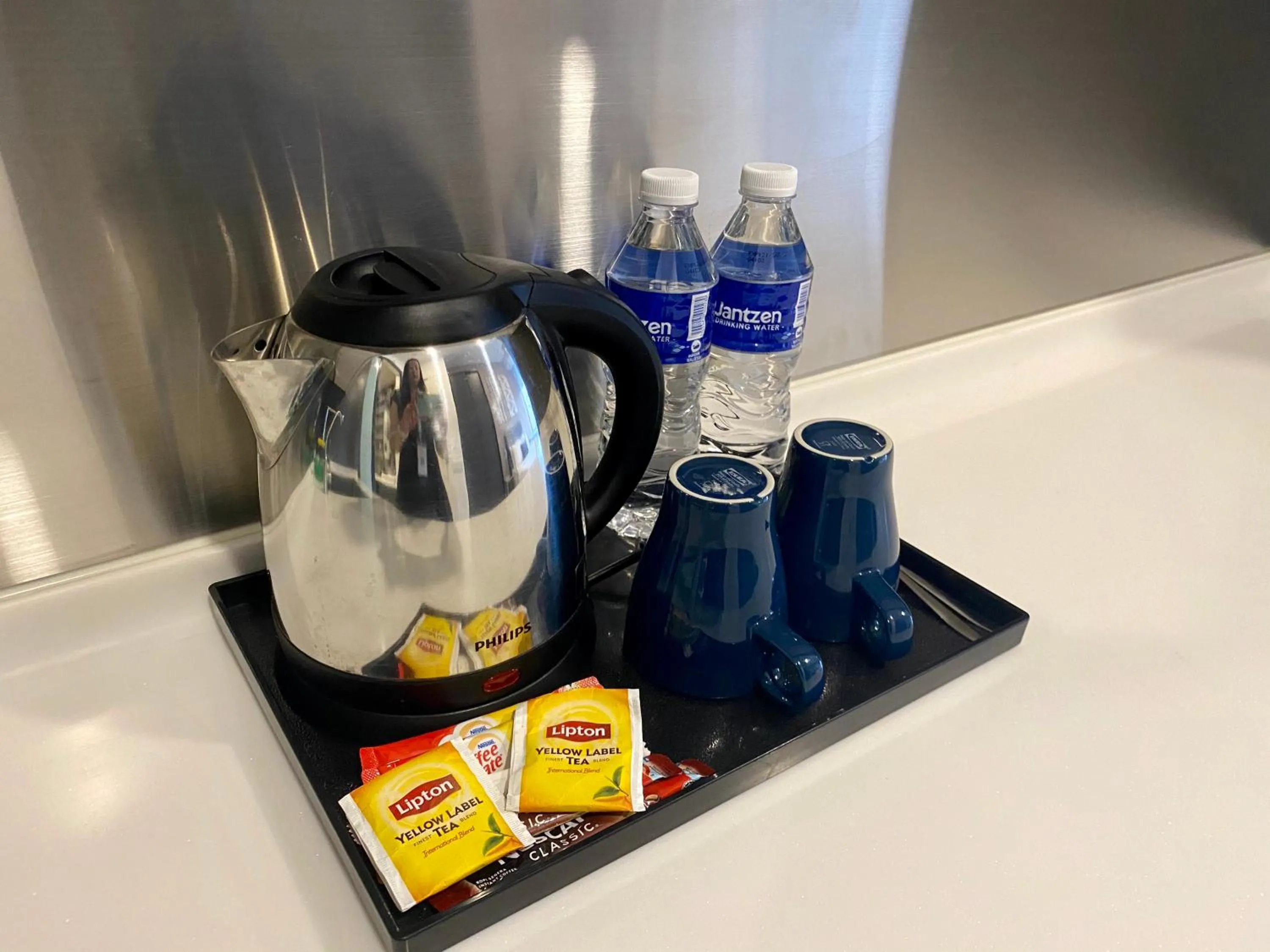 Ceylonz Seasonal Suites