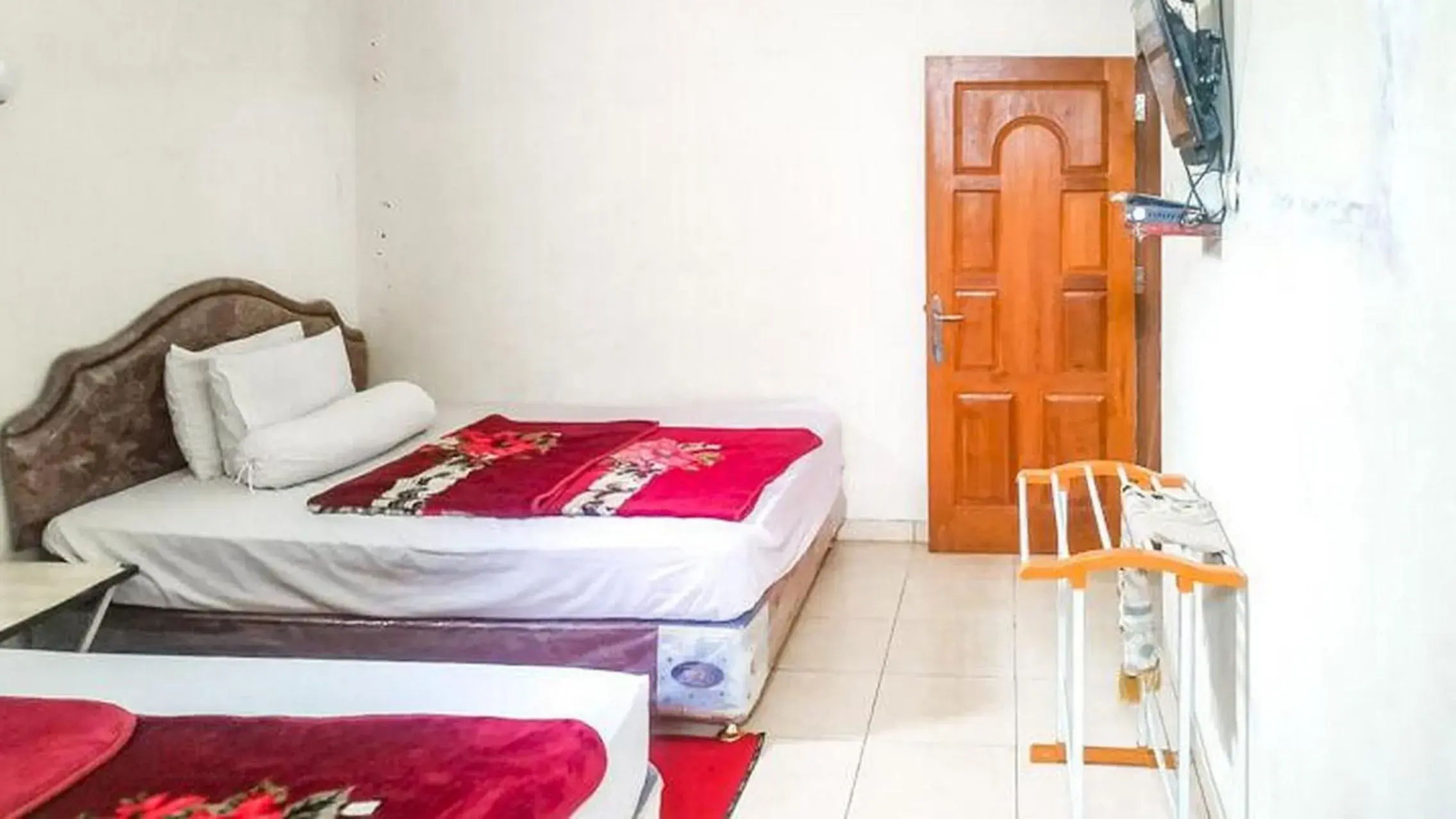 Bedroom, Bed in Villa Al Barokah Syariah Family Mitra RedDoorz near Sarangan Lake Bedroom, Bed in Villa Al Barokah Syariah Family Mitra RedDoorz near Sarangan Lake