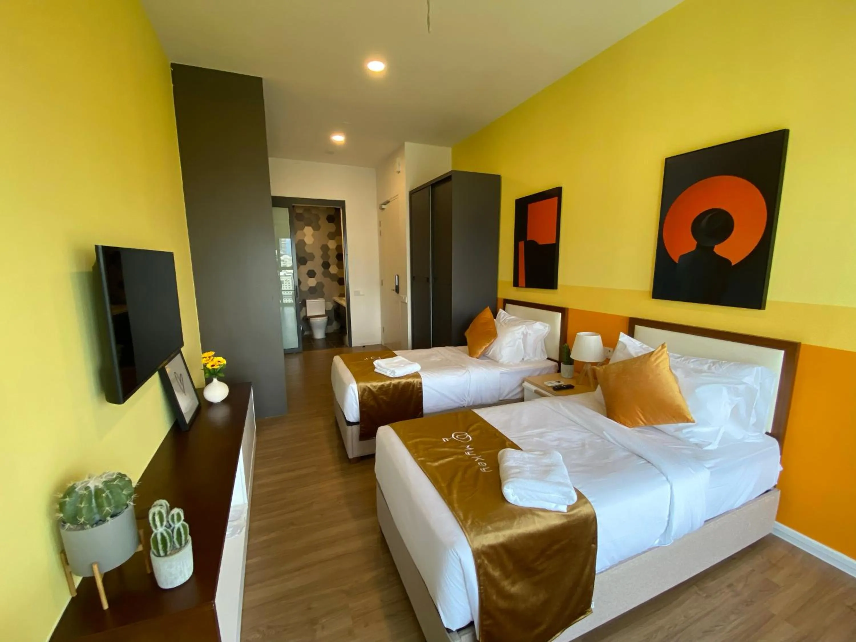 Photo of the whole room, Bed in Ceylonz Starlight Suites Bukit Bintang