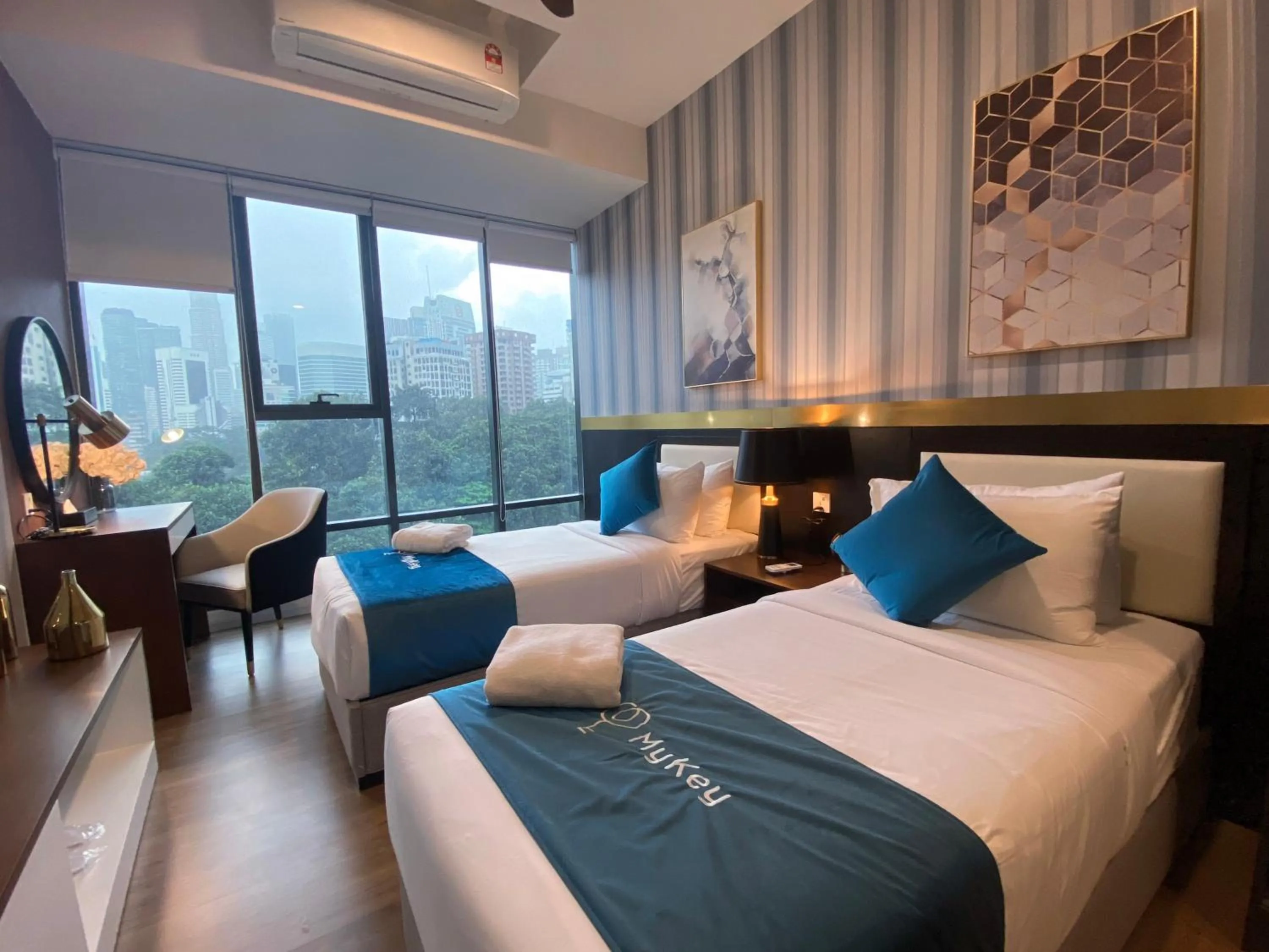 Photo of the whole room, Bed in Ceylonz Starlight Suites Bukit Bintang