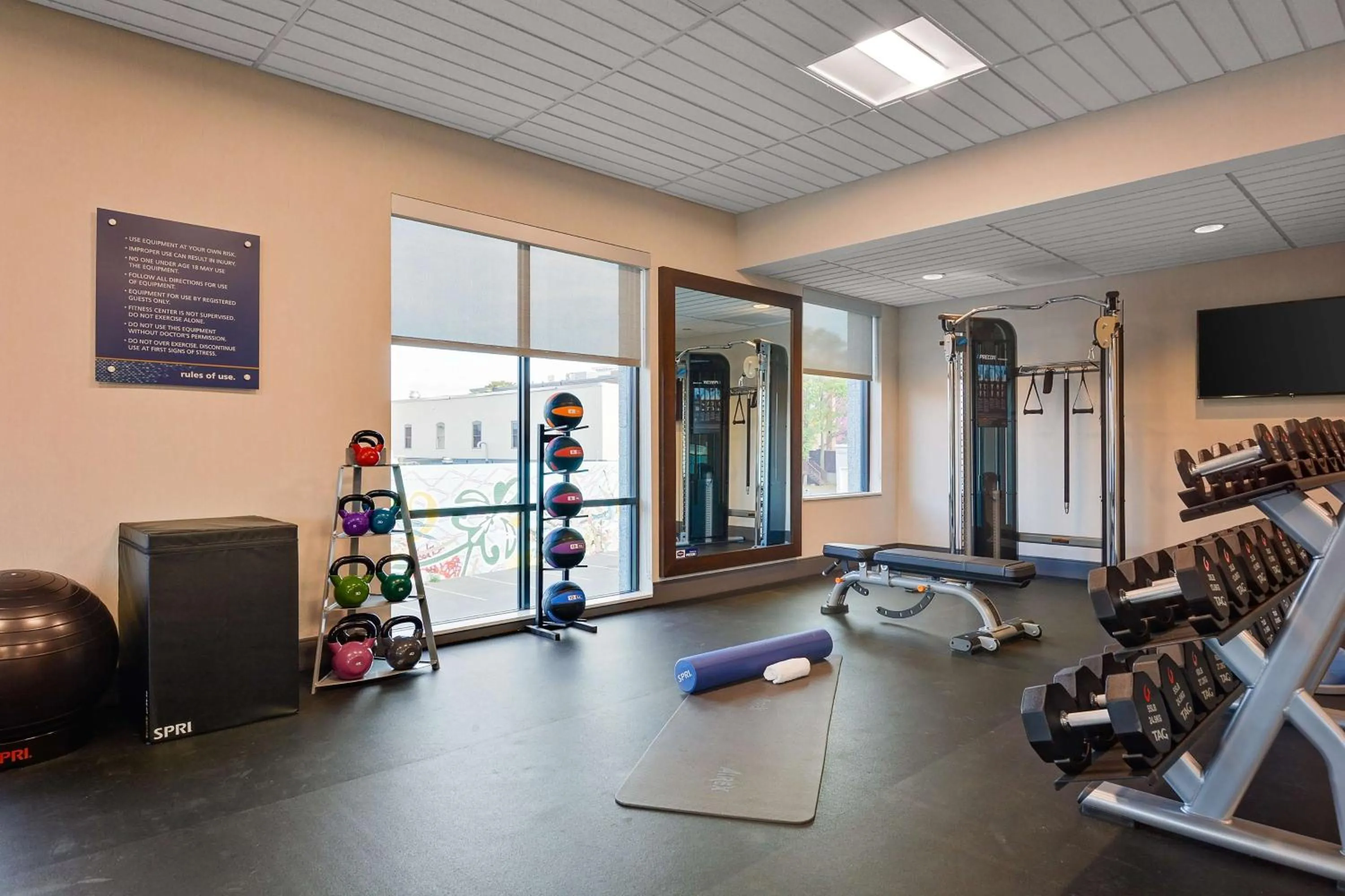 Fitness centre/facilities in Hampton Inn Salem, Ma