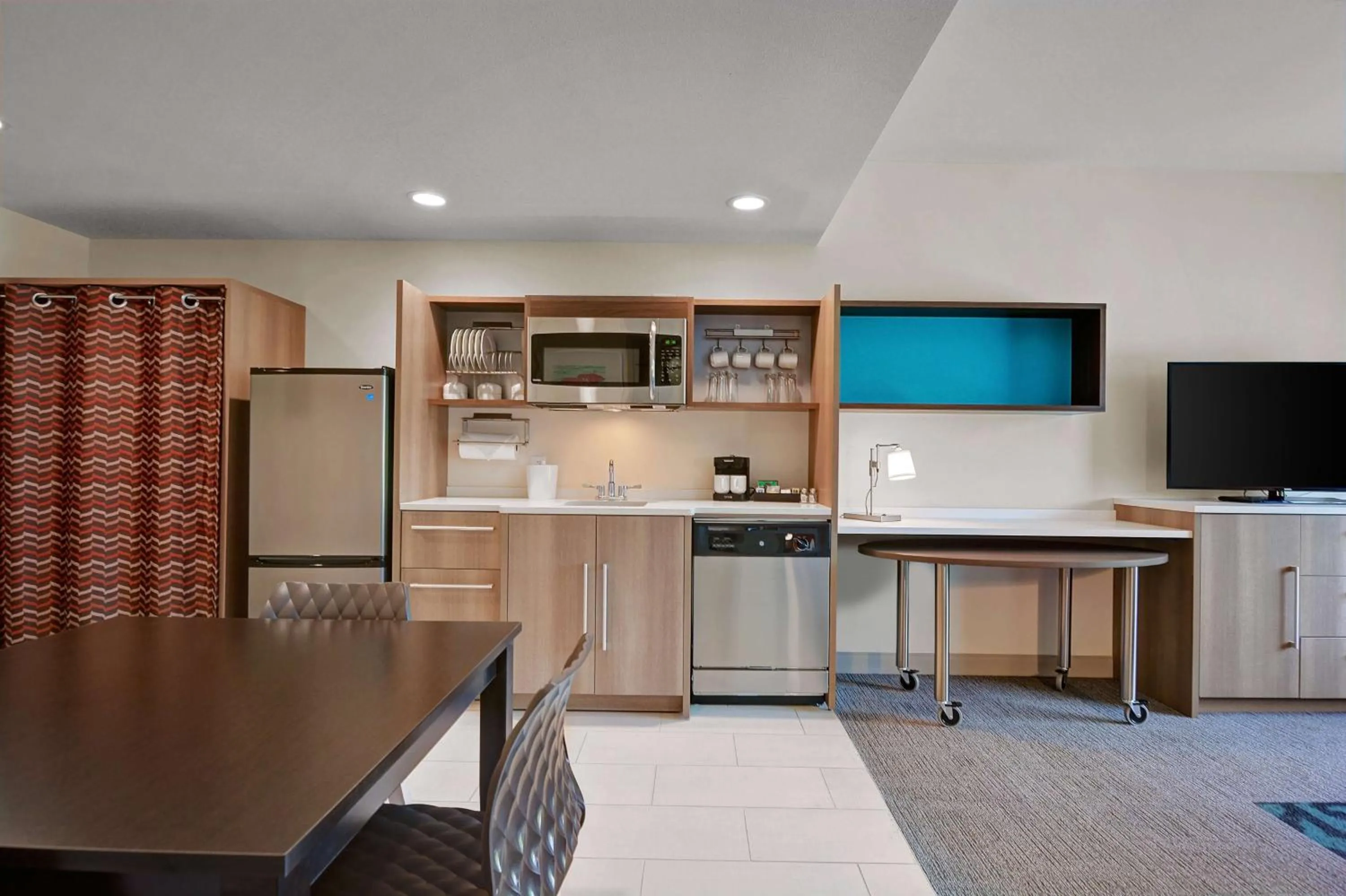 Kitchen or kitchenette in Home2 Suites By Hilton Fort Mill, Sc