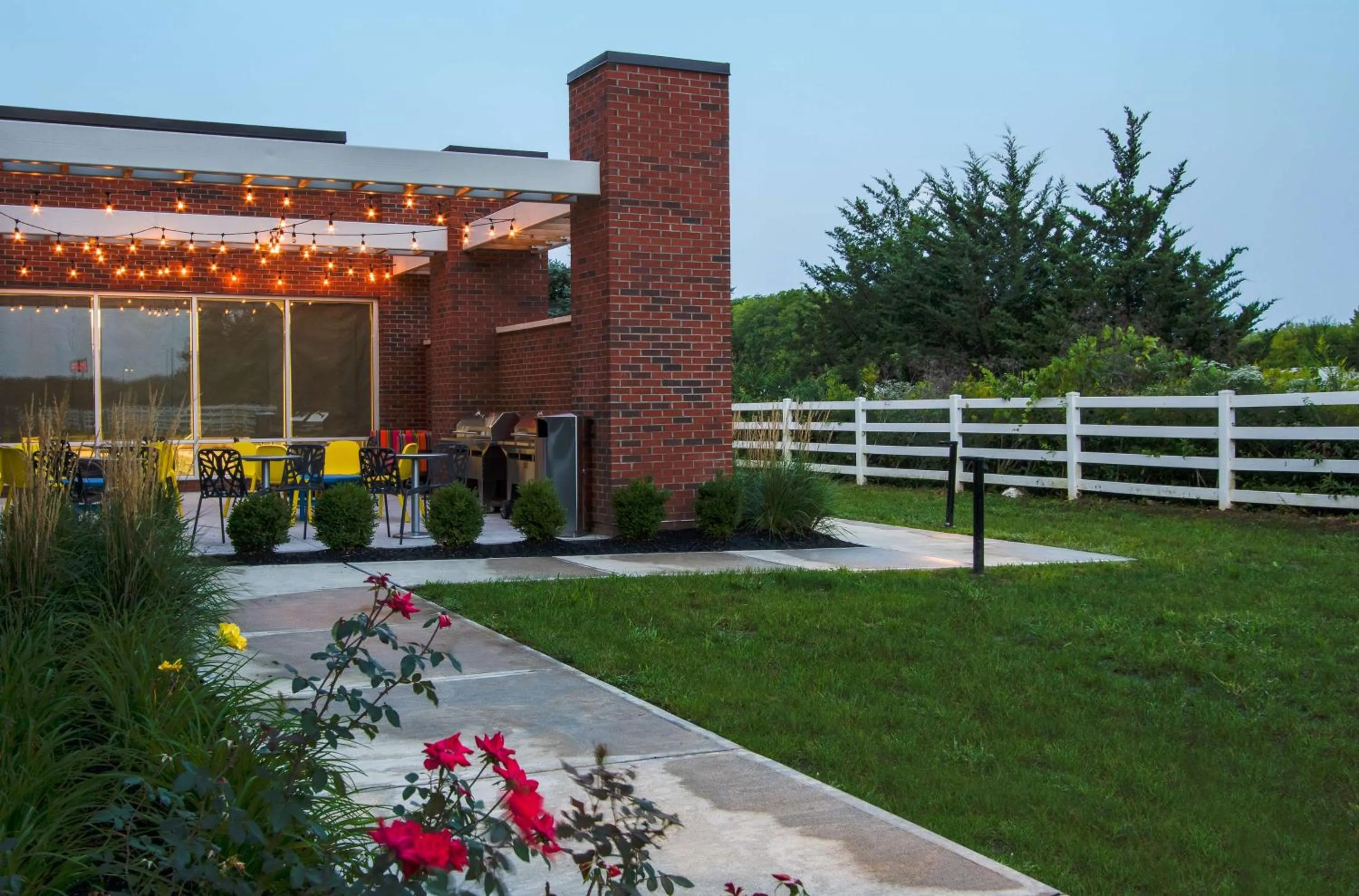 Patio in Home2 Suites By Hilton Grove City Columbus