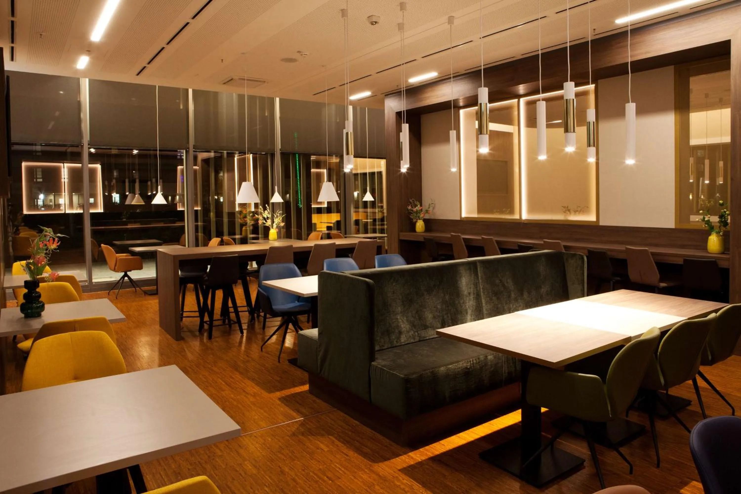 Restaurant/places to eat in Hampton By Hilton Munich City Center East