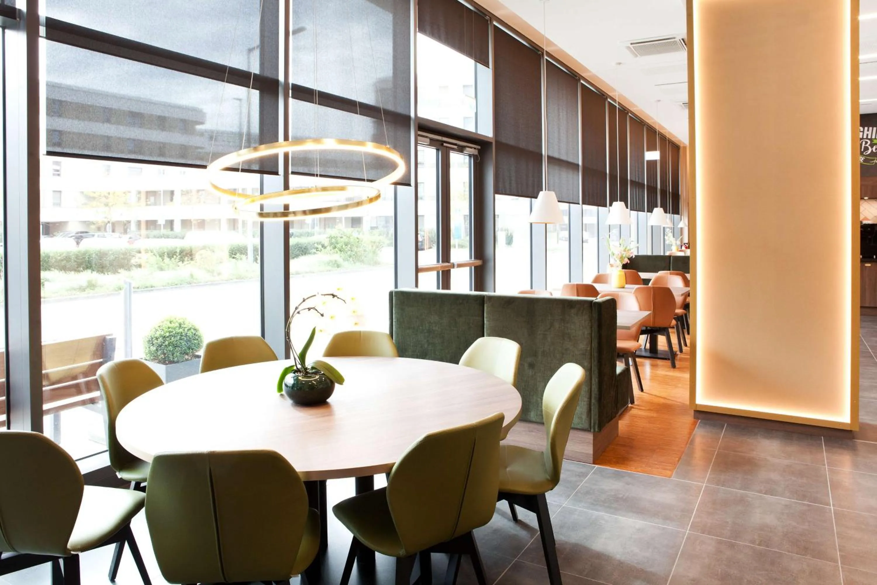 Restaurant/places to eat in Hampton By Hilton Munich City Center East