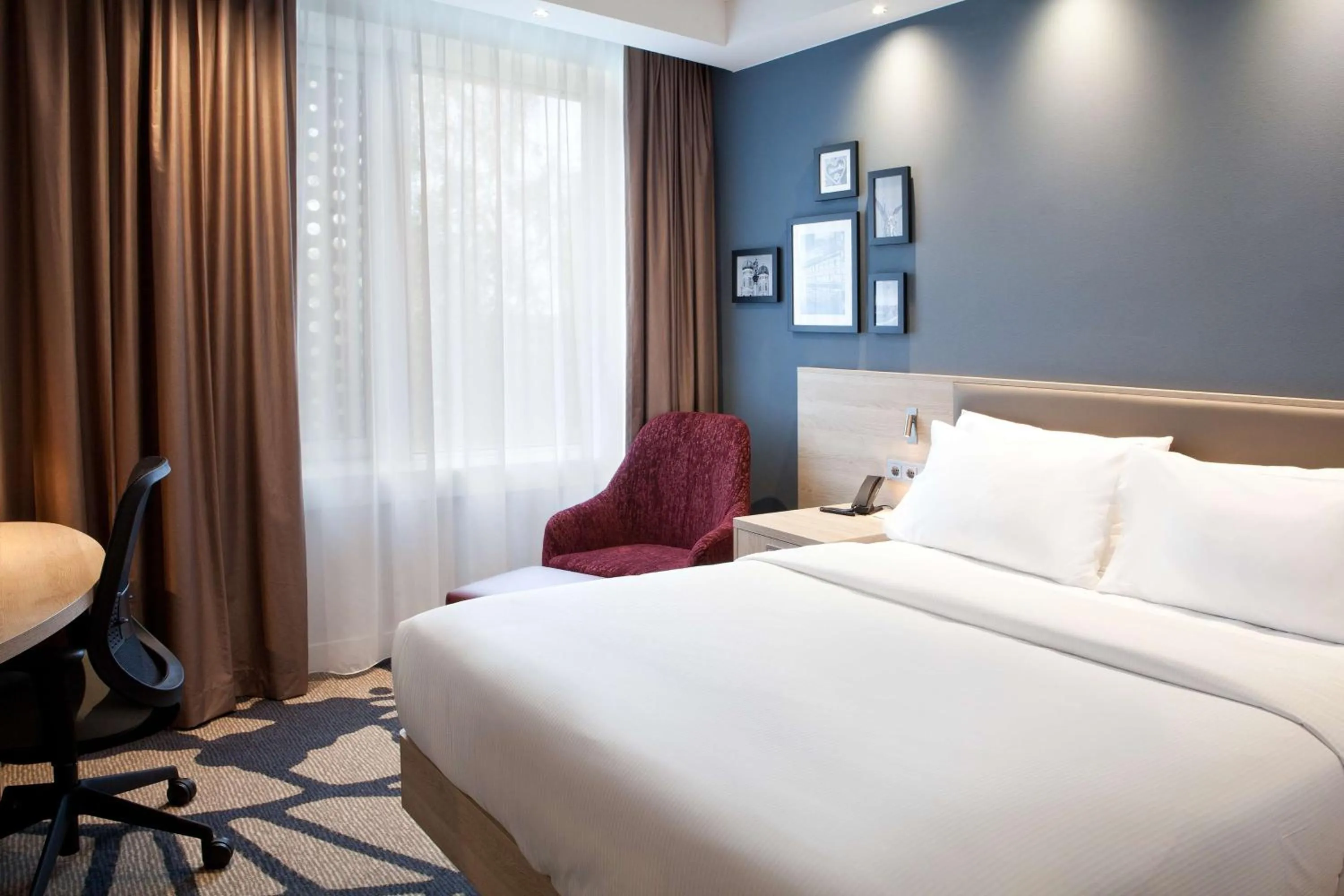 Bedroom, Bed in Hampton By Hilton Munich City Center East