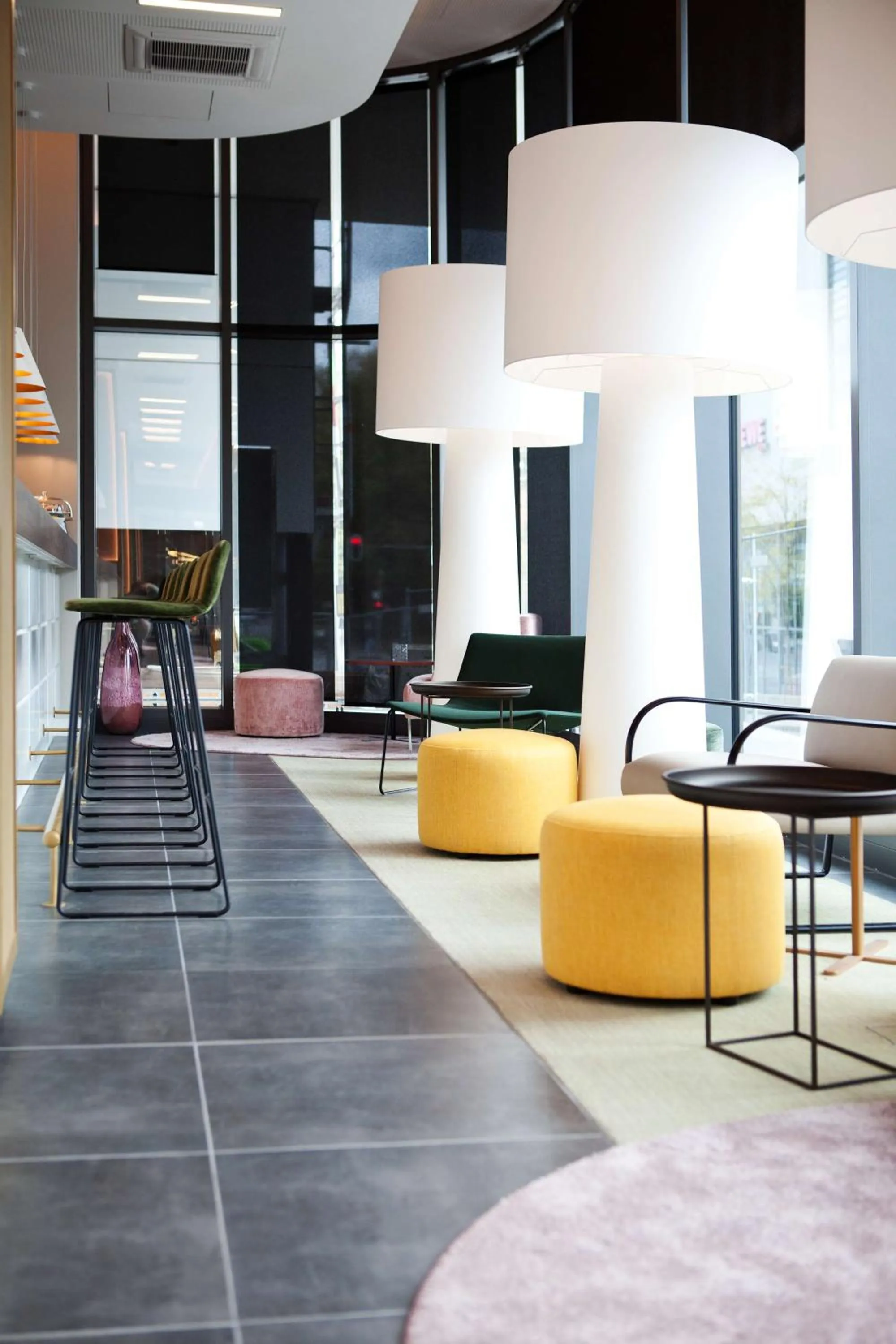 Lounge or bar in Hampton By Hilton Munich City Center East