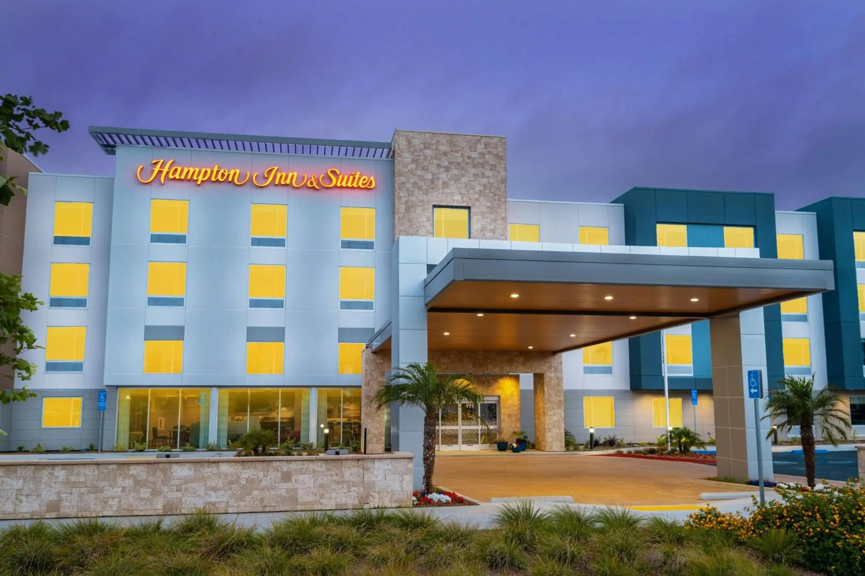 Property building in Hampton Inn & Suites Imperial Beach San Diego, Ca Property building in Hampton Inn & Suites Imperial Beach San Diego, Ca