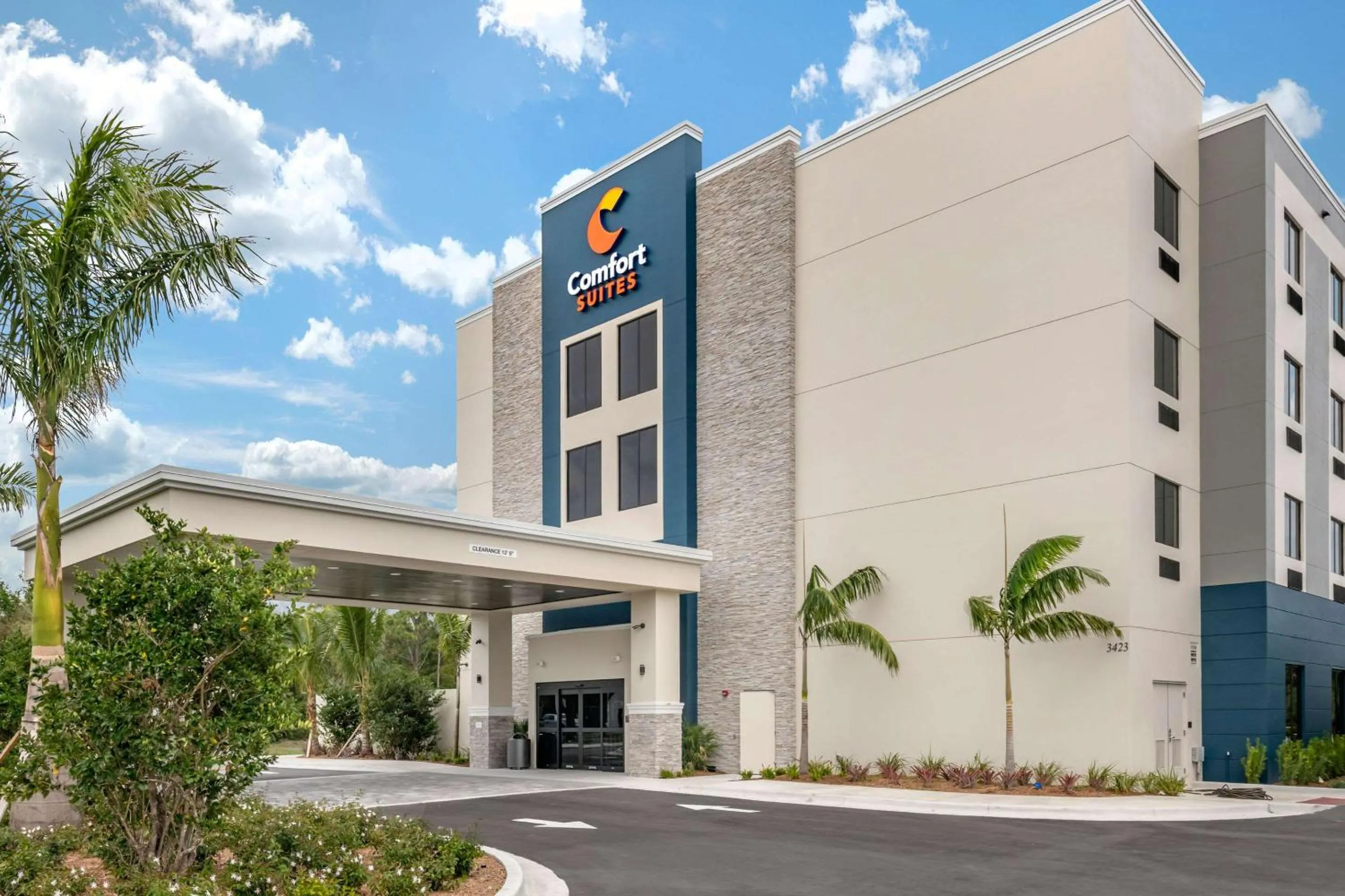 Property building in Comfort Suites Stuart-Hutchinson Island