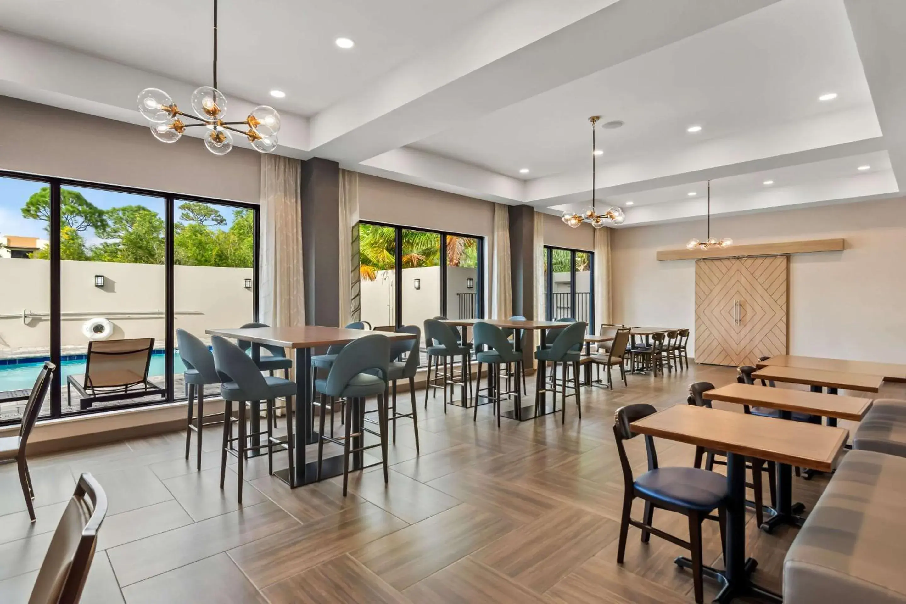 Breakfast in Comfort Suites Stuart-Hutchinson Island Breakfast in Comfort Suites Stuart-Hutchinson Island