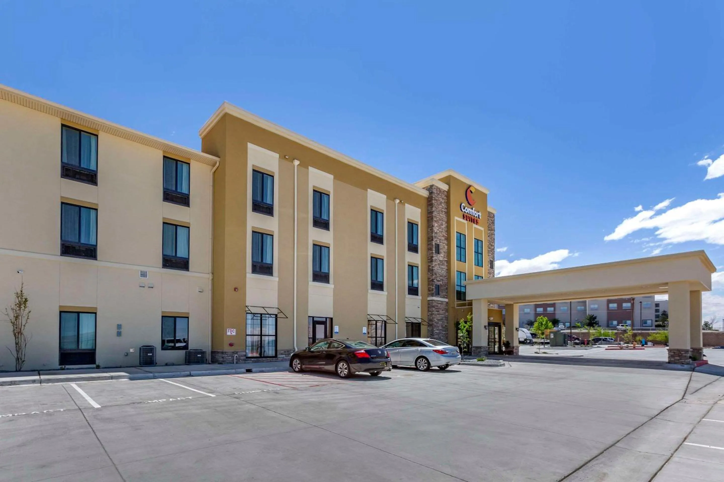 Property building in Comfort Suites Albuquerque Airport