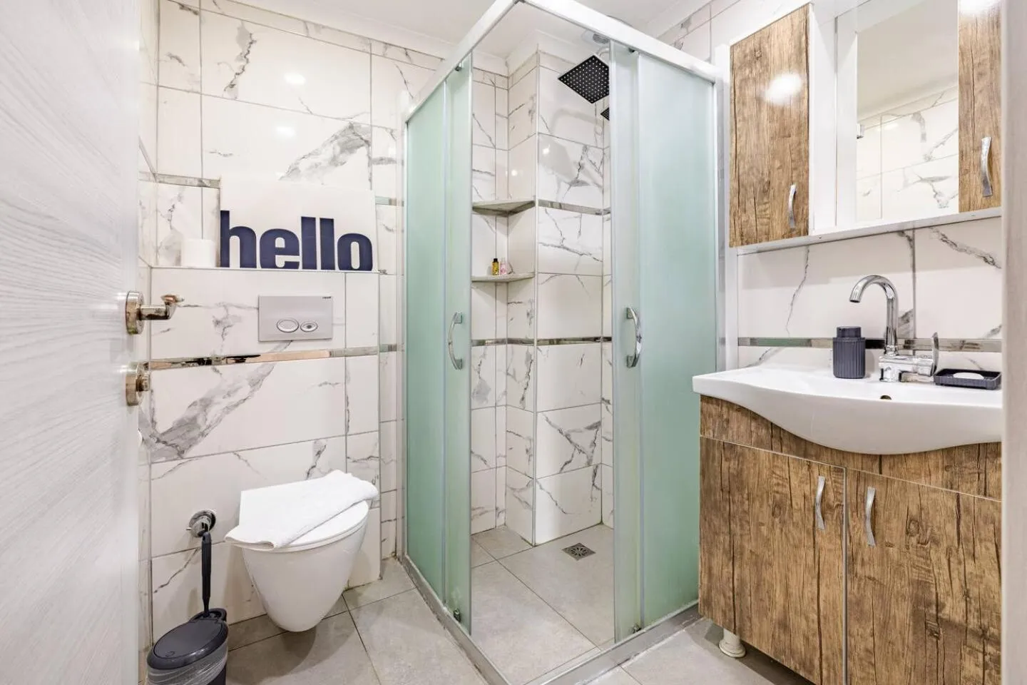 Shower in Nehir Apart Hotel