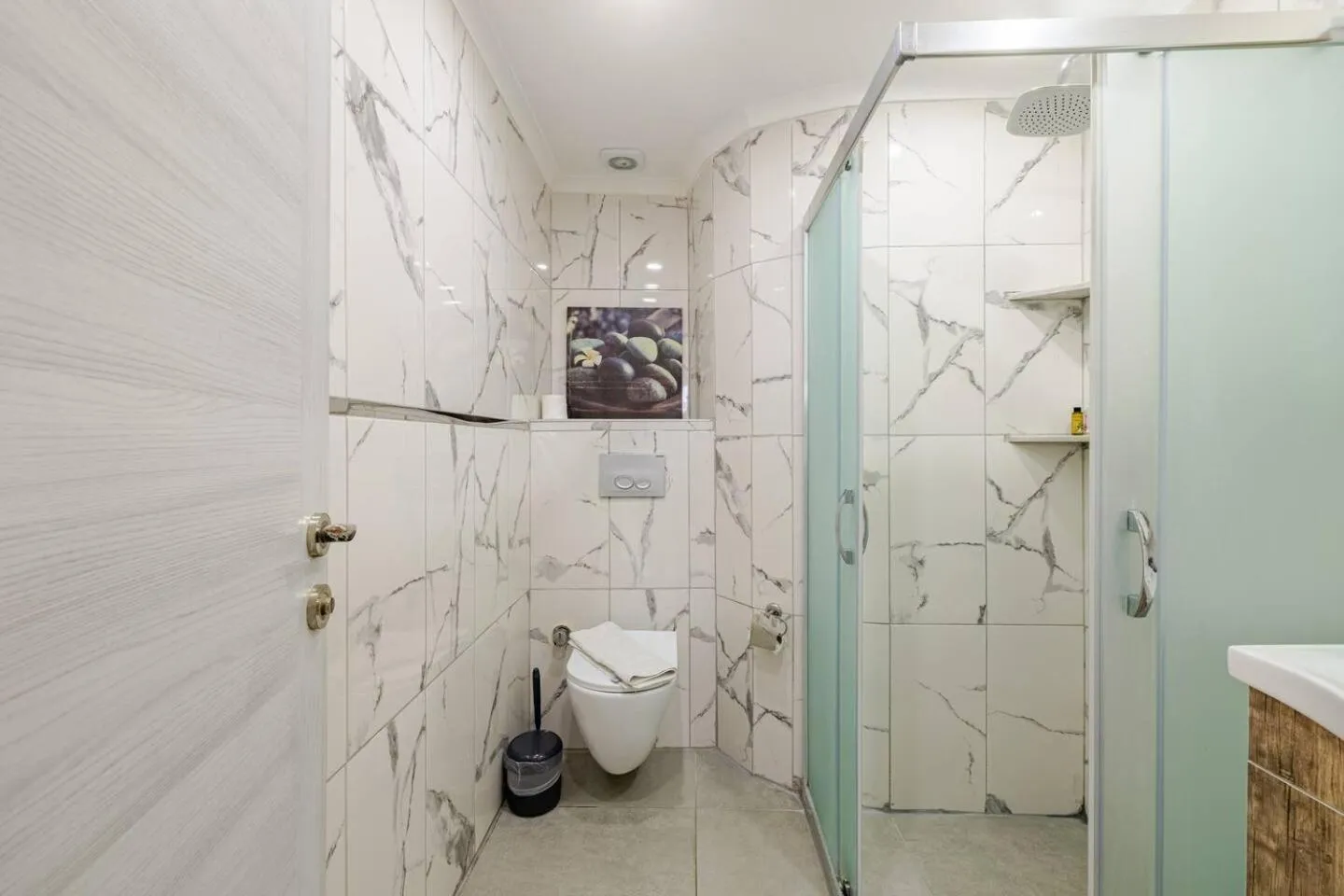 Shower in Nehir Apart Hotel