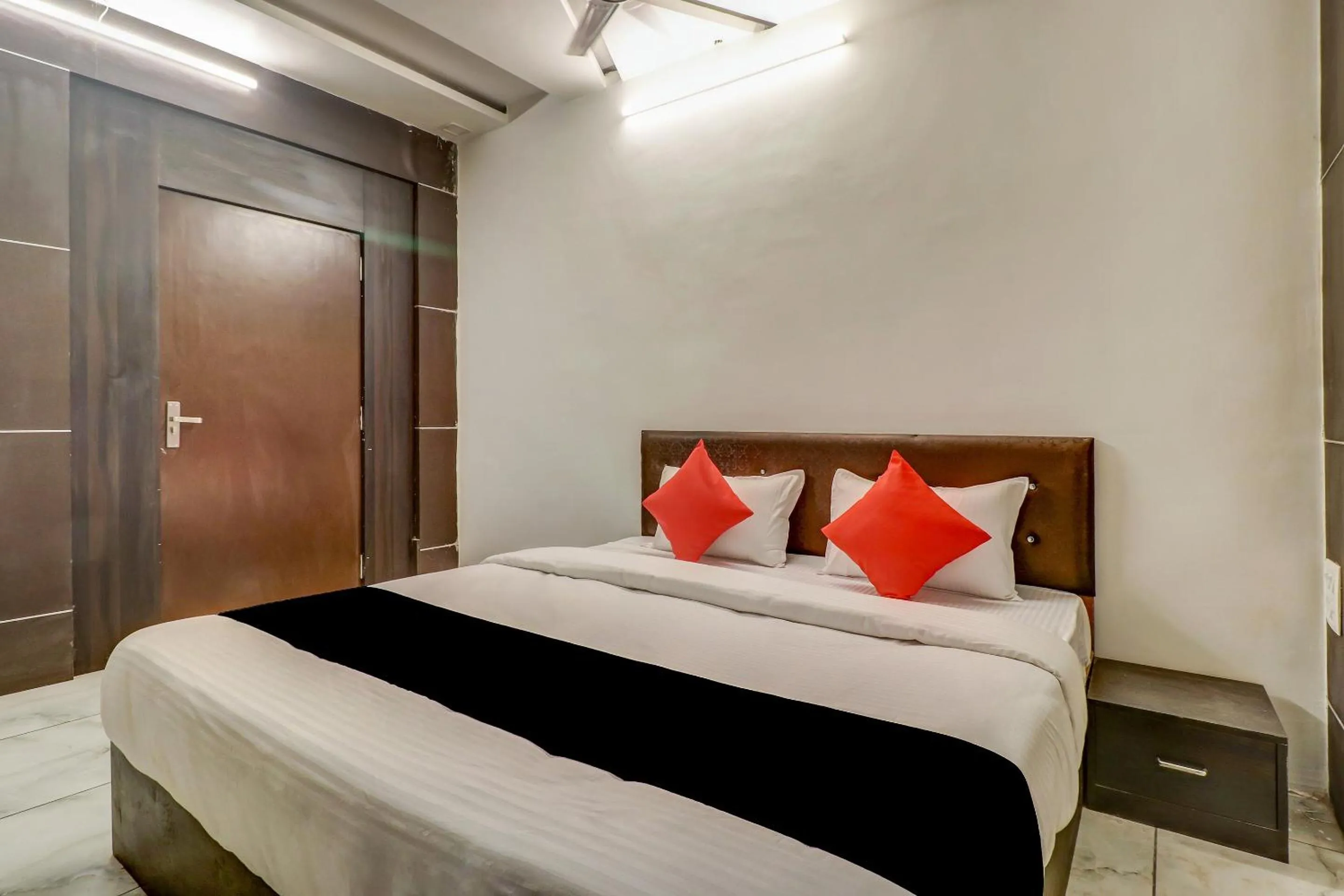 Bedroom, Bed in Hotel O CROWN PACIFIC