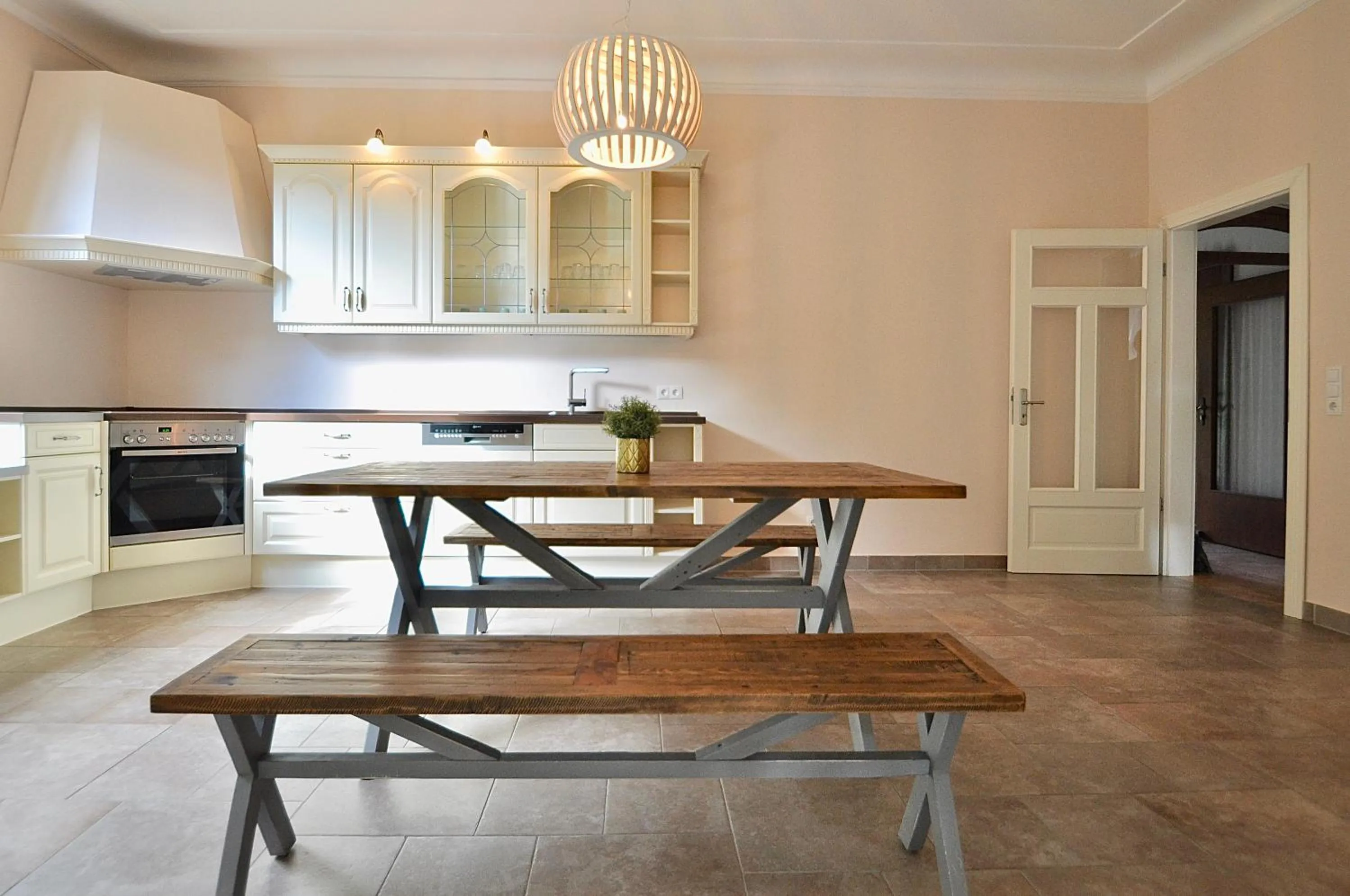 Kitchen or kitchenette in Gästehaus Schlossgarten
