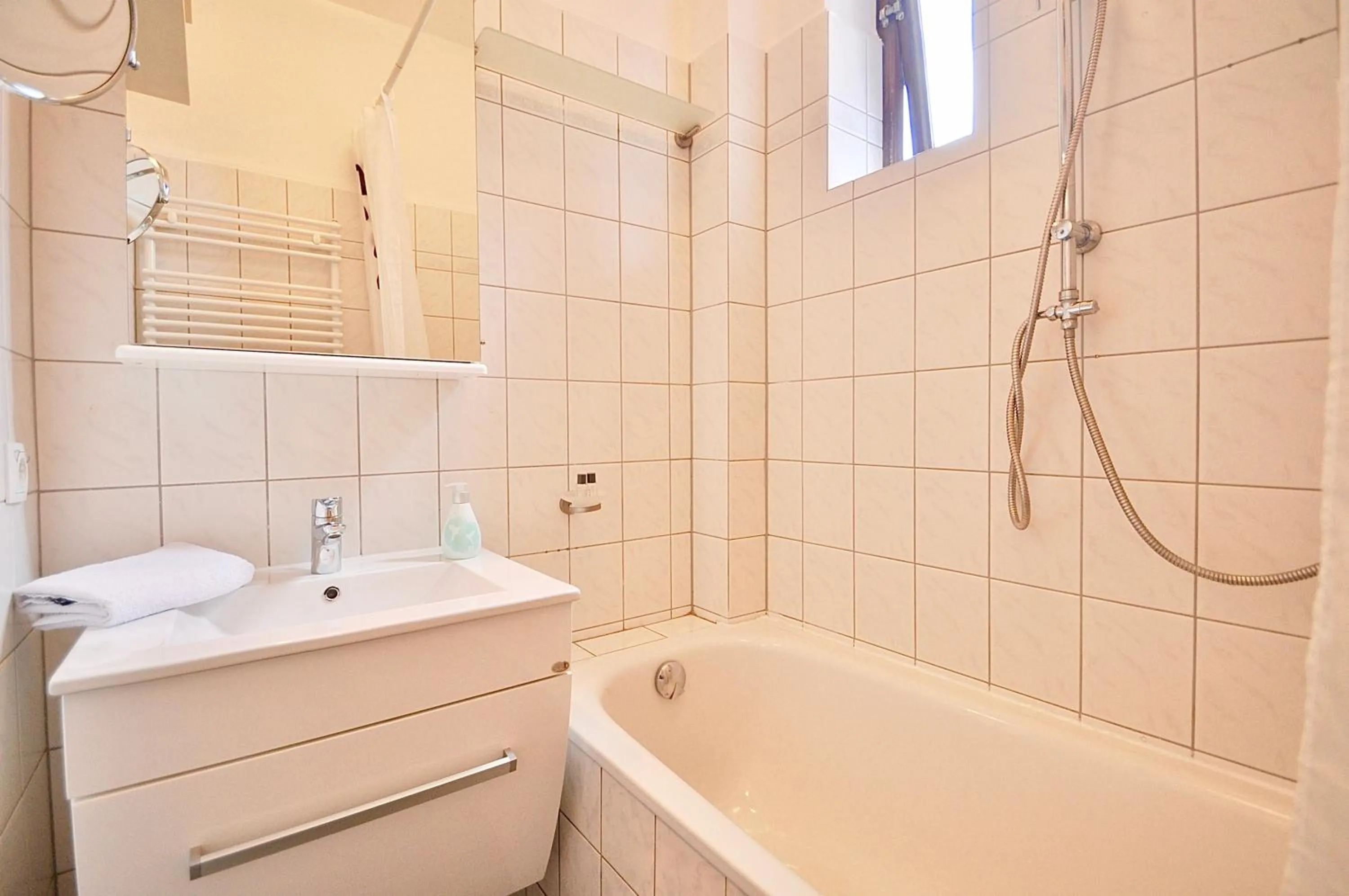 Bathroom in Gästehaus Schlossgarten