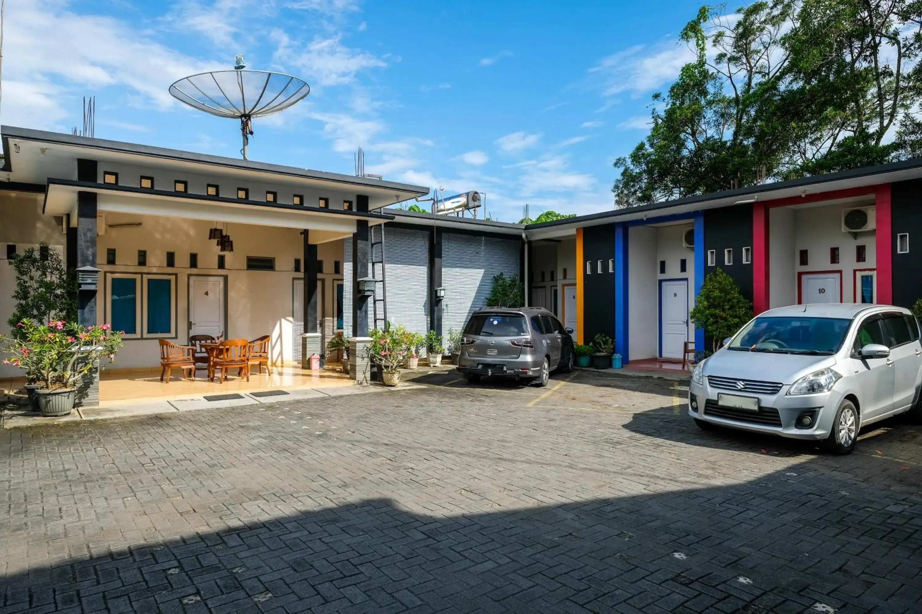 Property building in RedDoorz Syariah near Alun Alun Kebumen Property building in RedDoorz Syariah near Alun Alun Kebumen