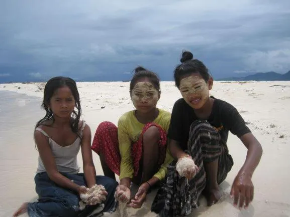 People in Sipadan Inn 2