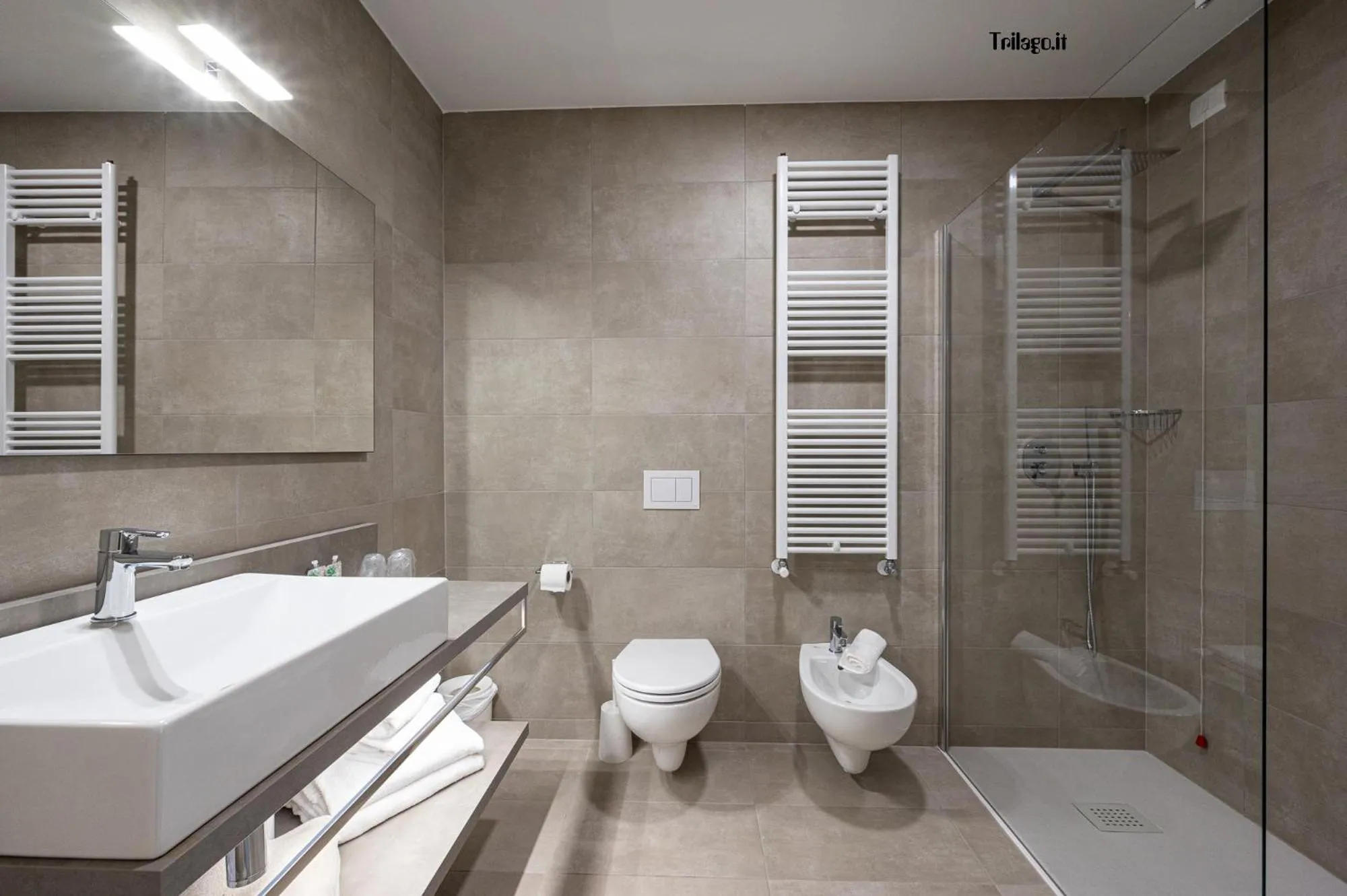 Bathroom in HOTEL TRILAGO