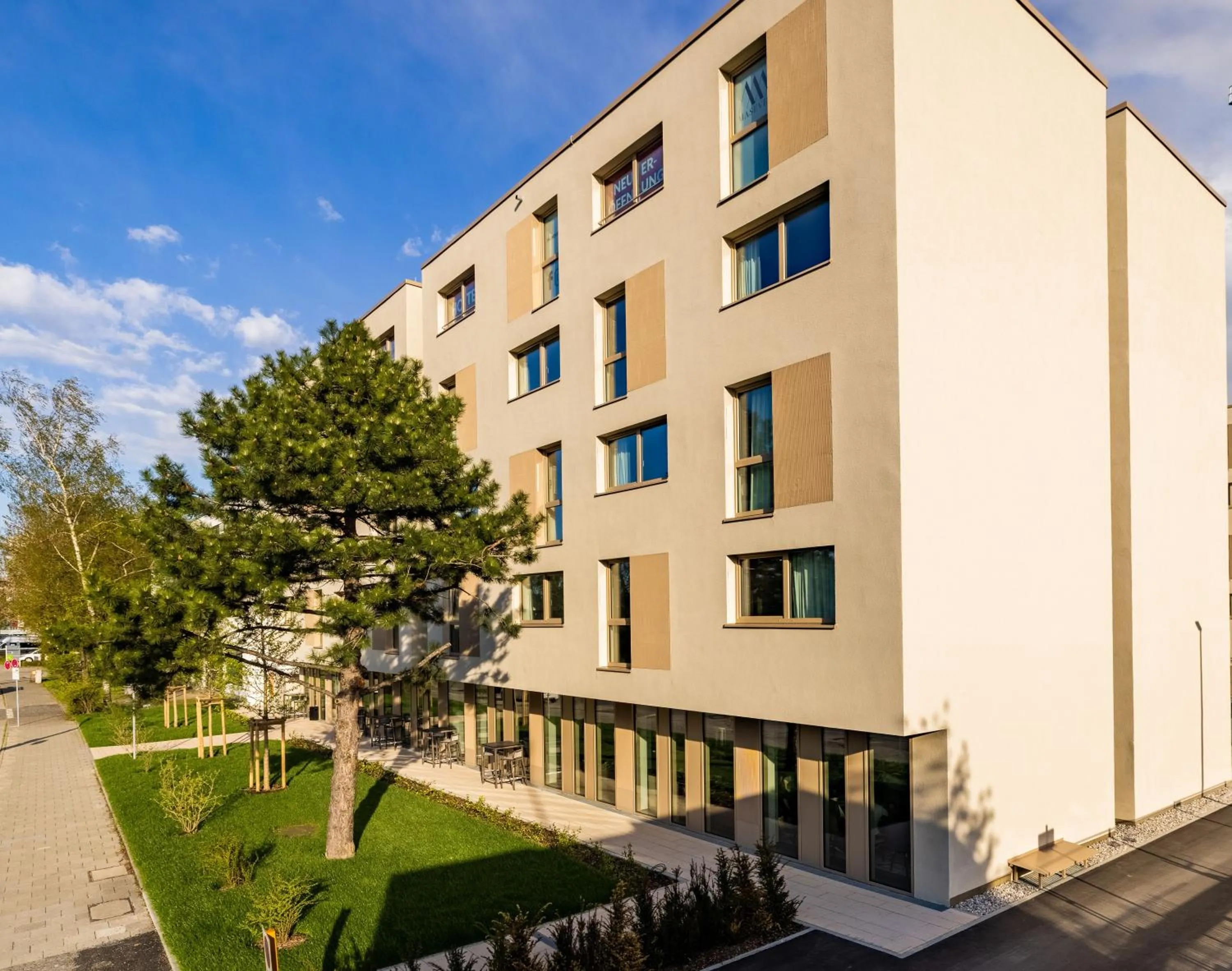 Property building in MASEVEN München Messe Trudering