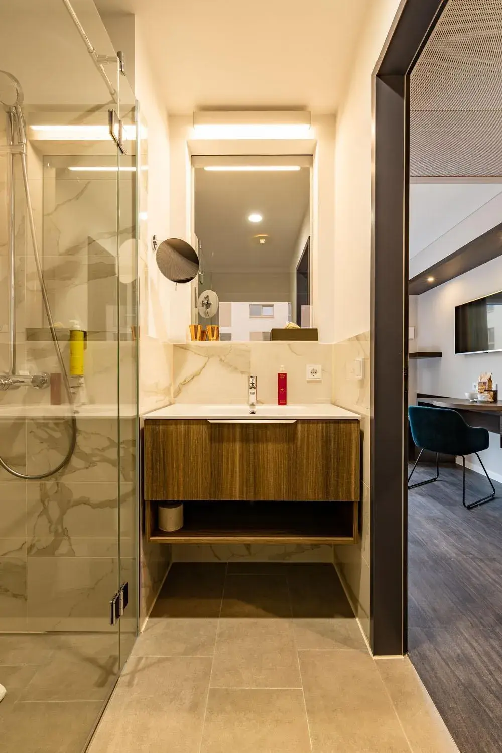 Bathroom in MASEVEN München Messe Trudering Bathroom in MASEVEN München Messe Trudering