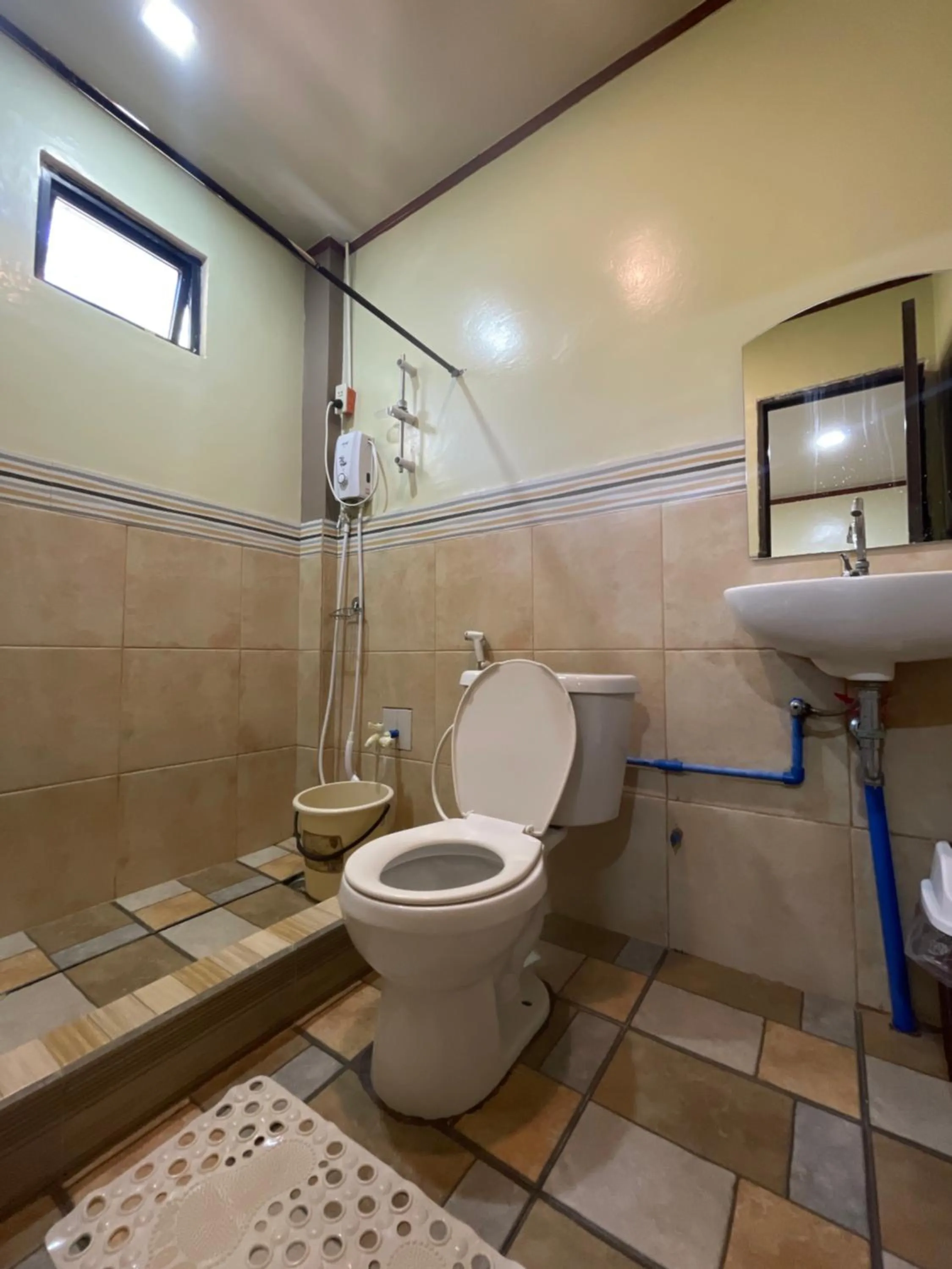 Shower in Camp Paraiso Resort