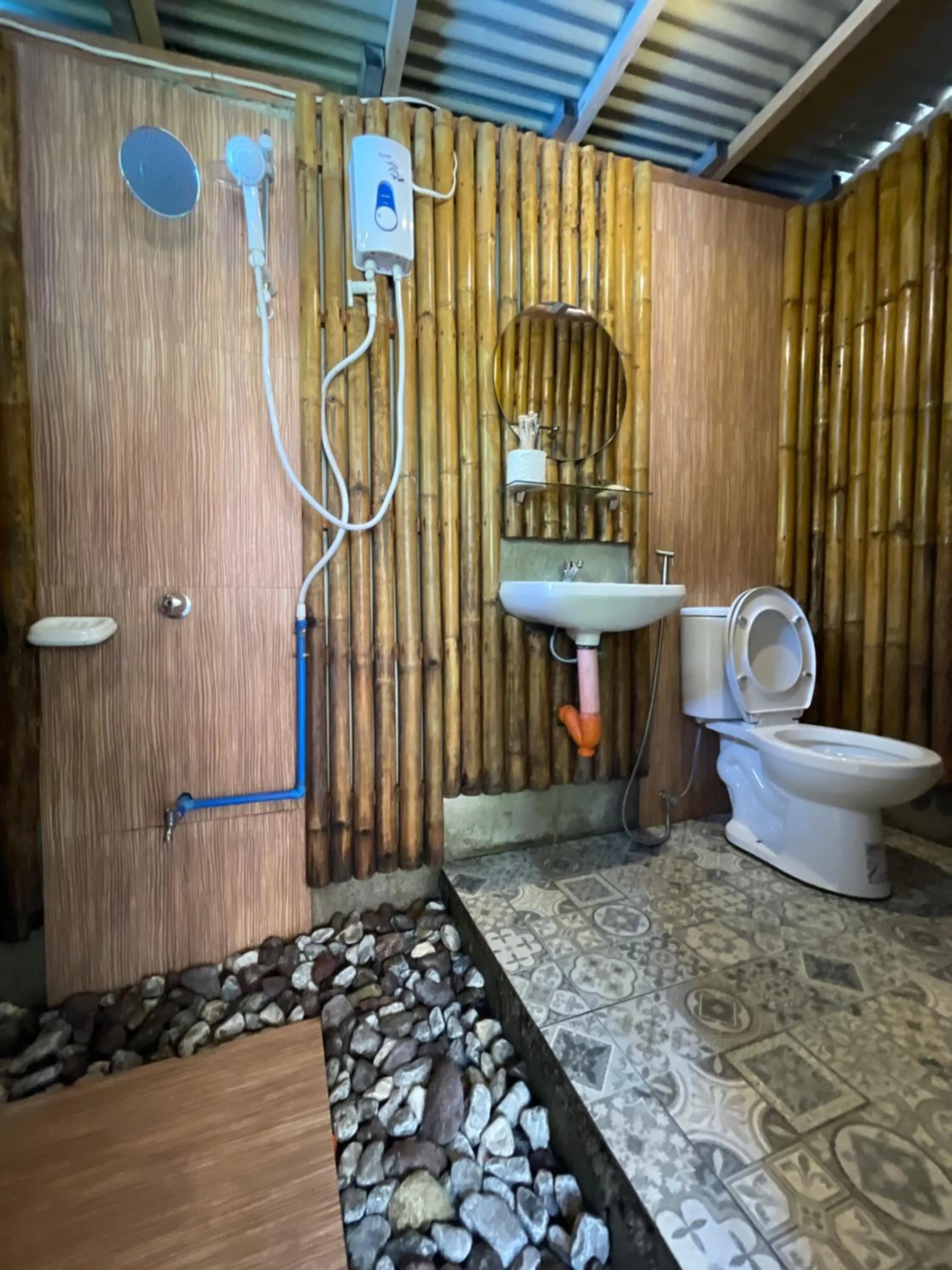 Shower in Camp Paraiso Resort