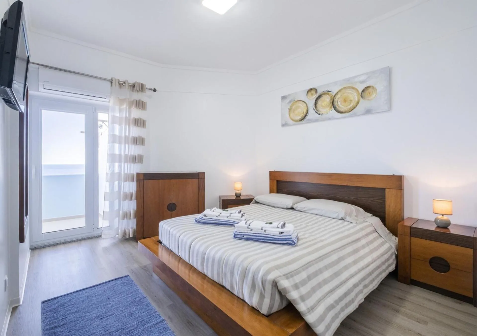 Bed in Volcanic Ocean View (Ponta Delgada historic center)