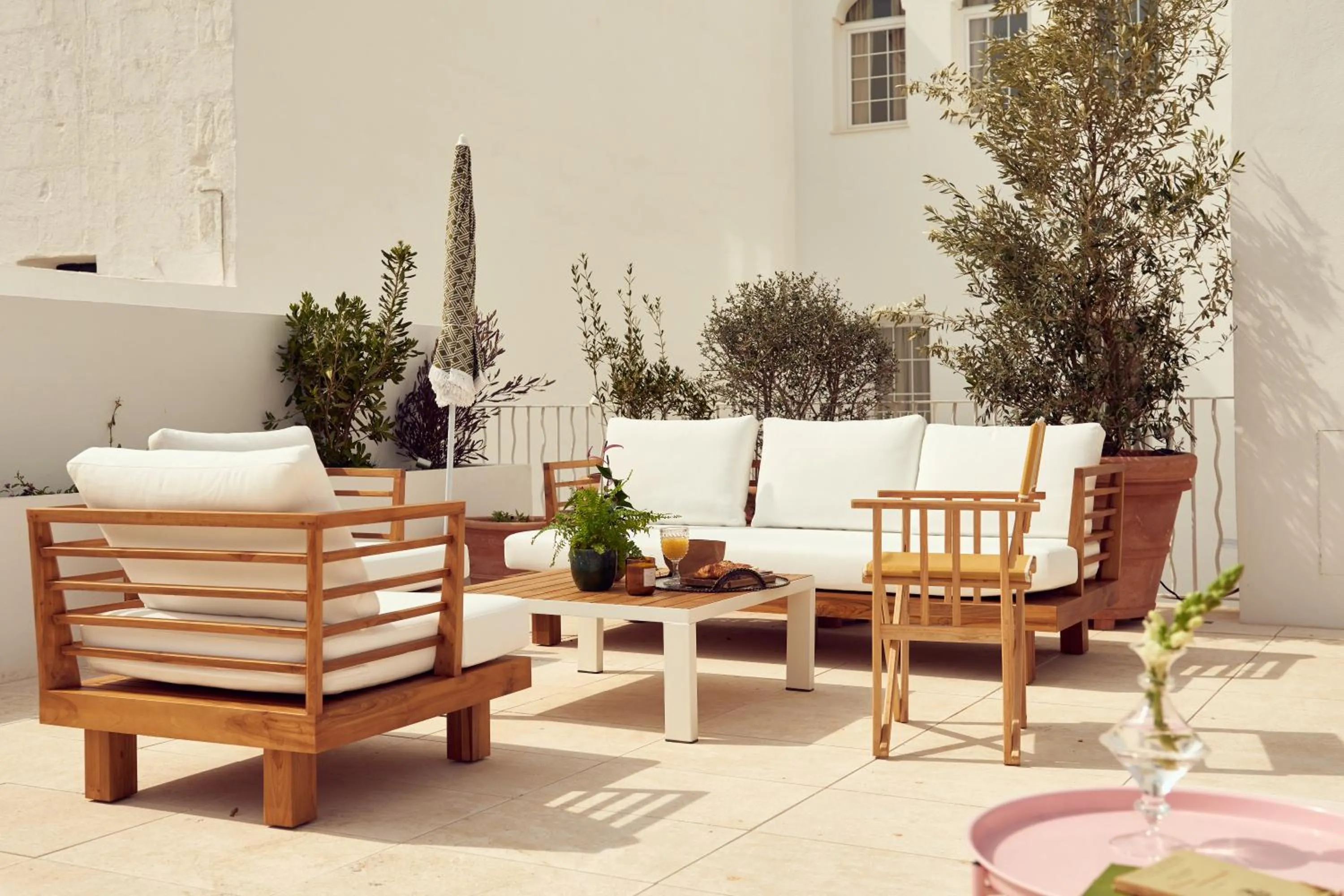 Patio in Cristine Bedfor Mahon Boutique Hotel
