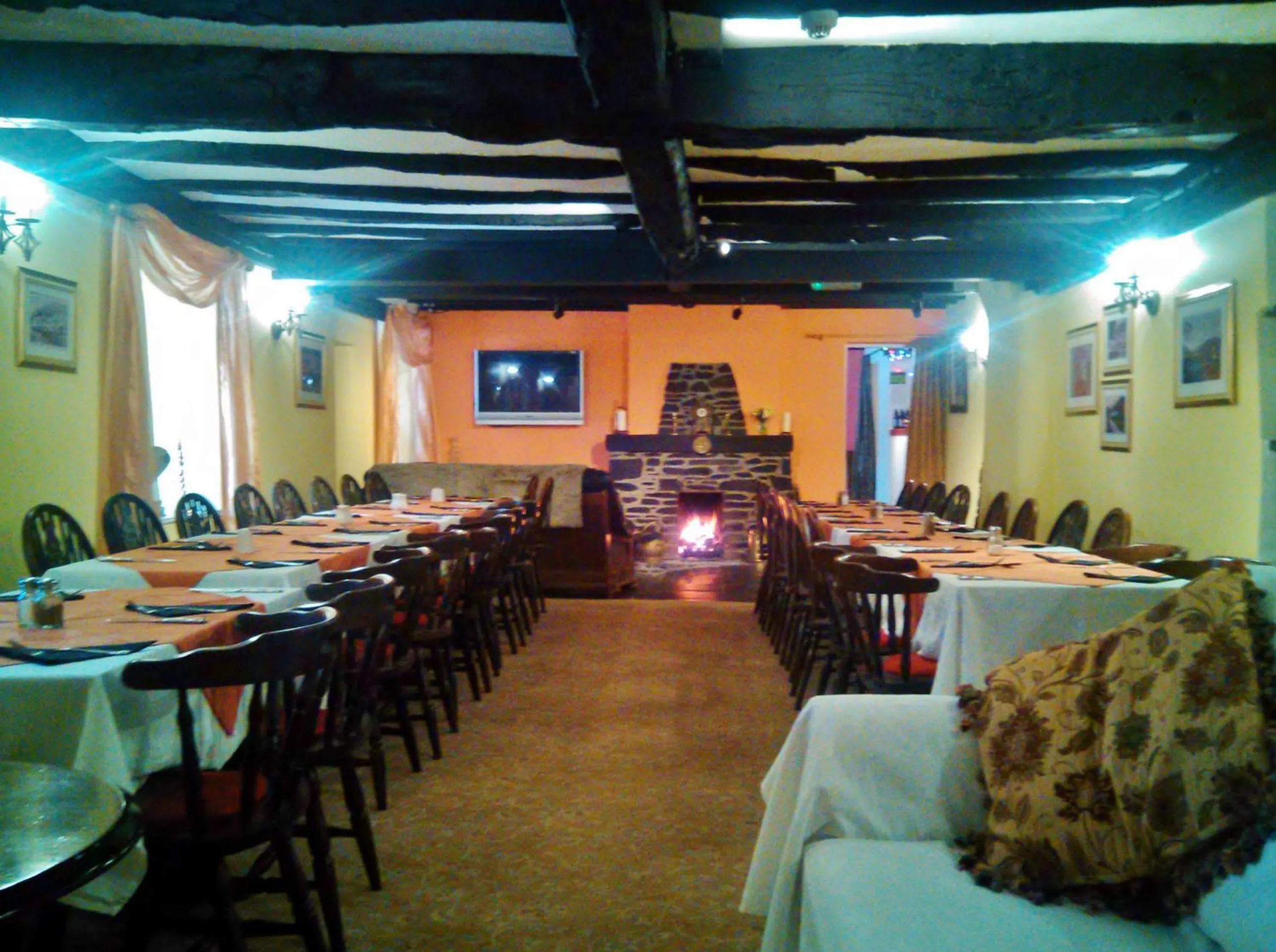 Restaurant/places to eat in Pen-Y-Bont Hotel