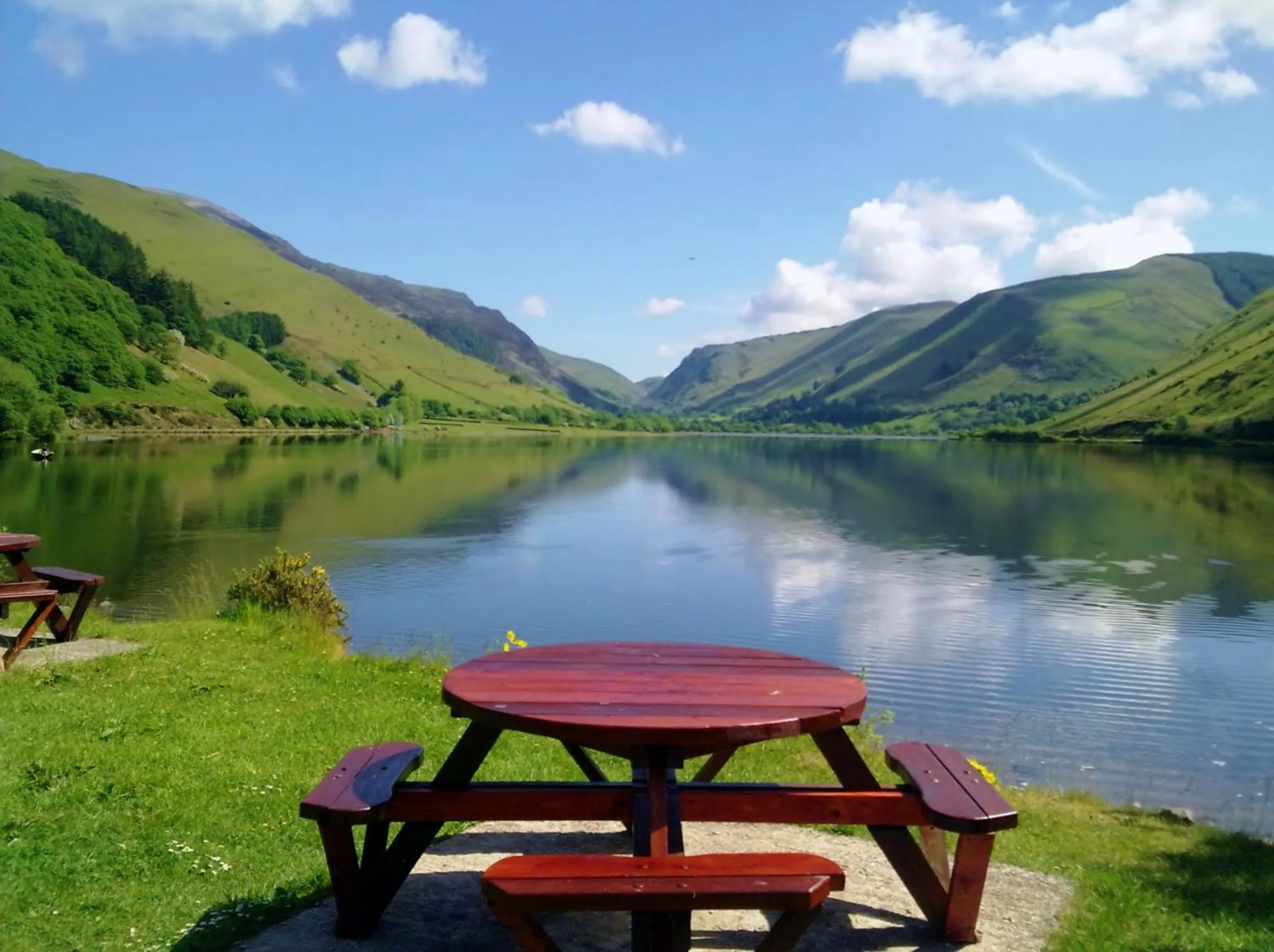 Restaurant/places to eat in Pen-Y-Bont Hotel