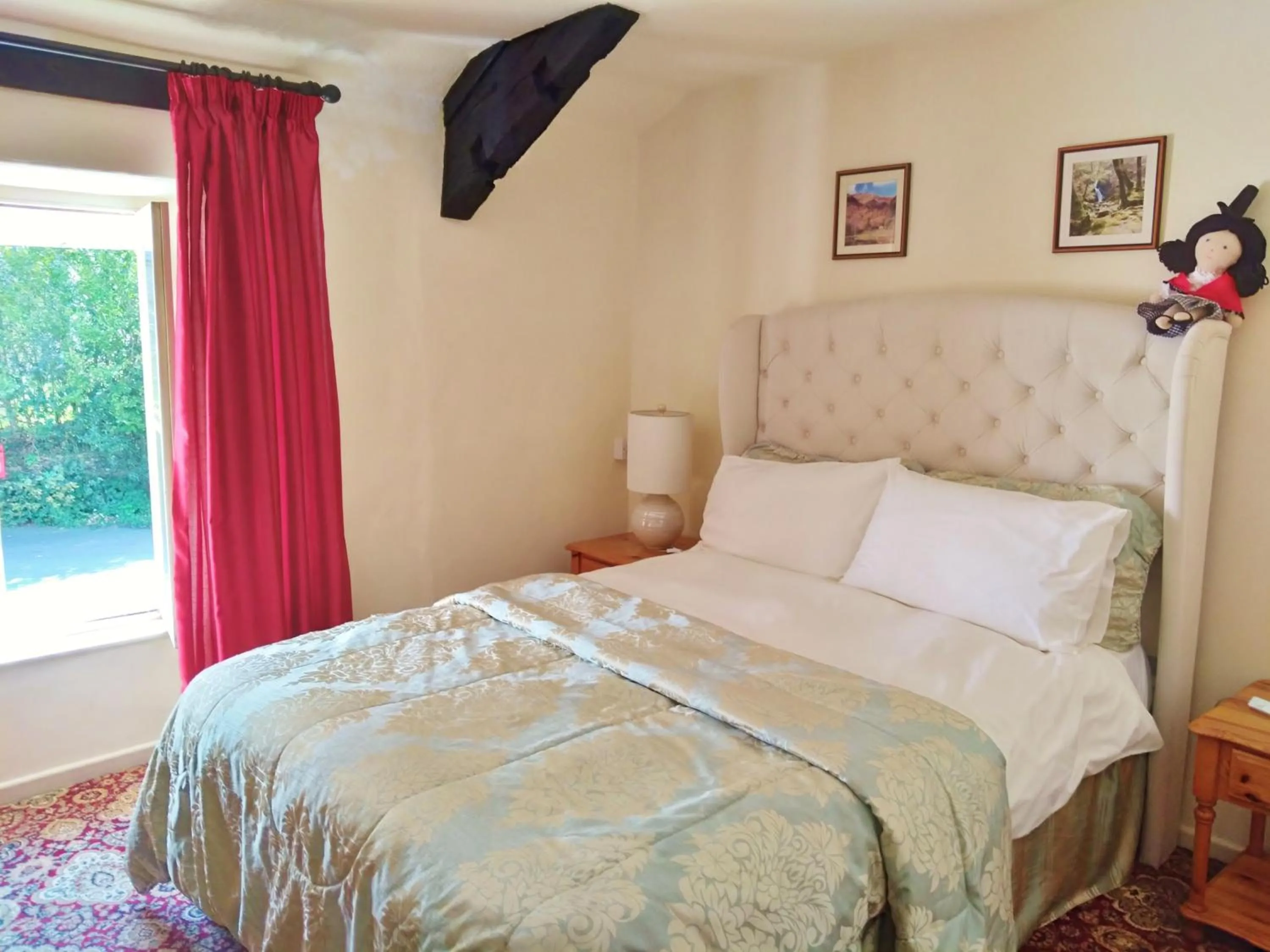Bed in Pen-Y-Bont Hotel