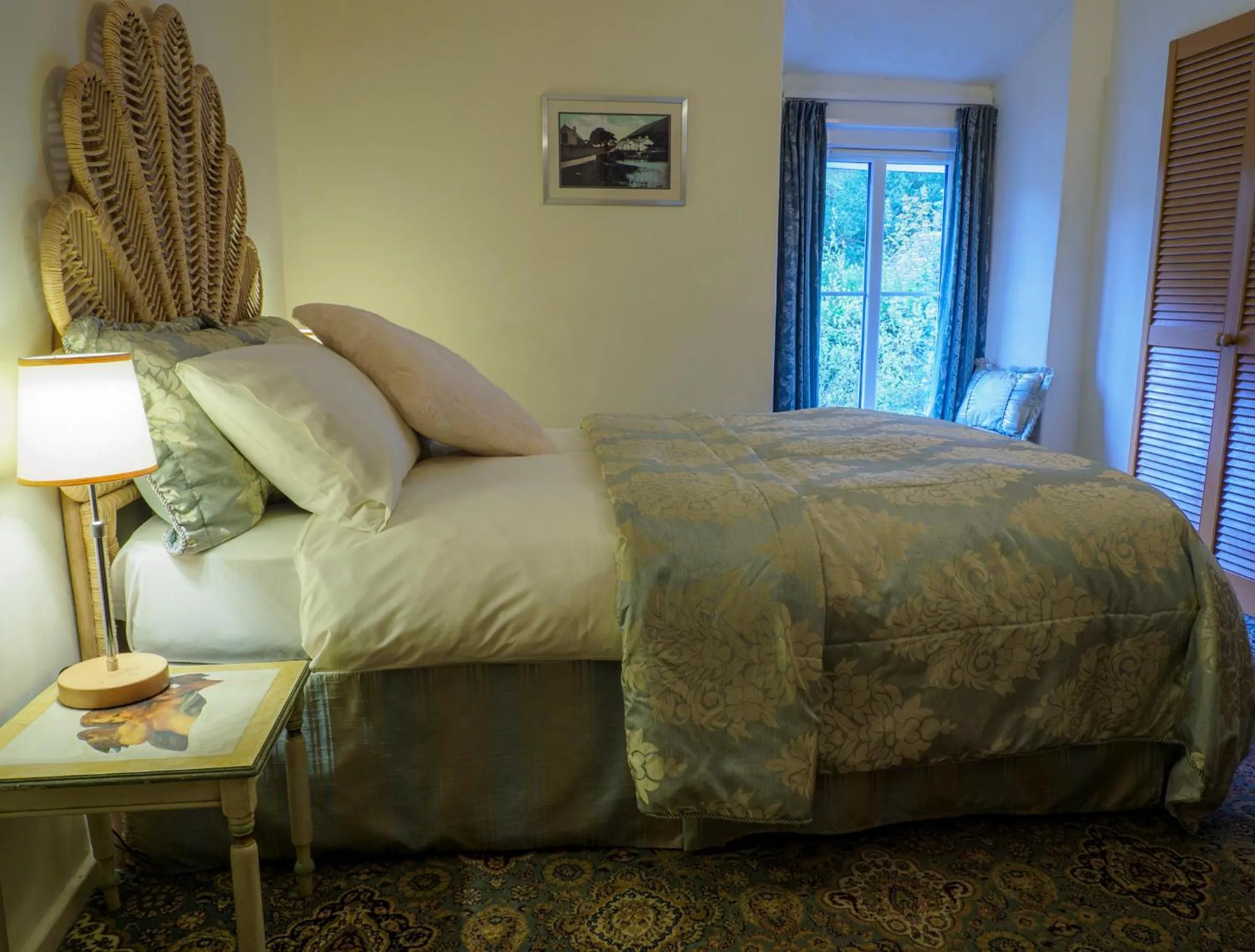 Bedroom, Bed in Pen-Y-Bont Hotel
