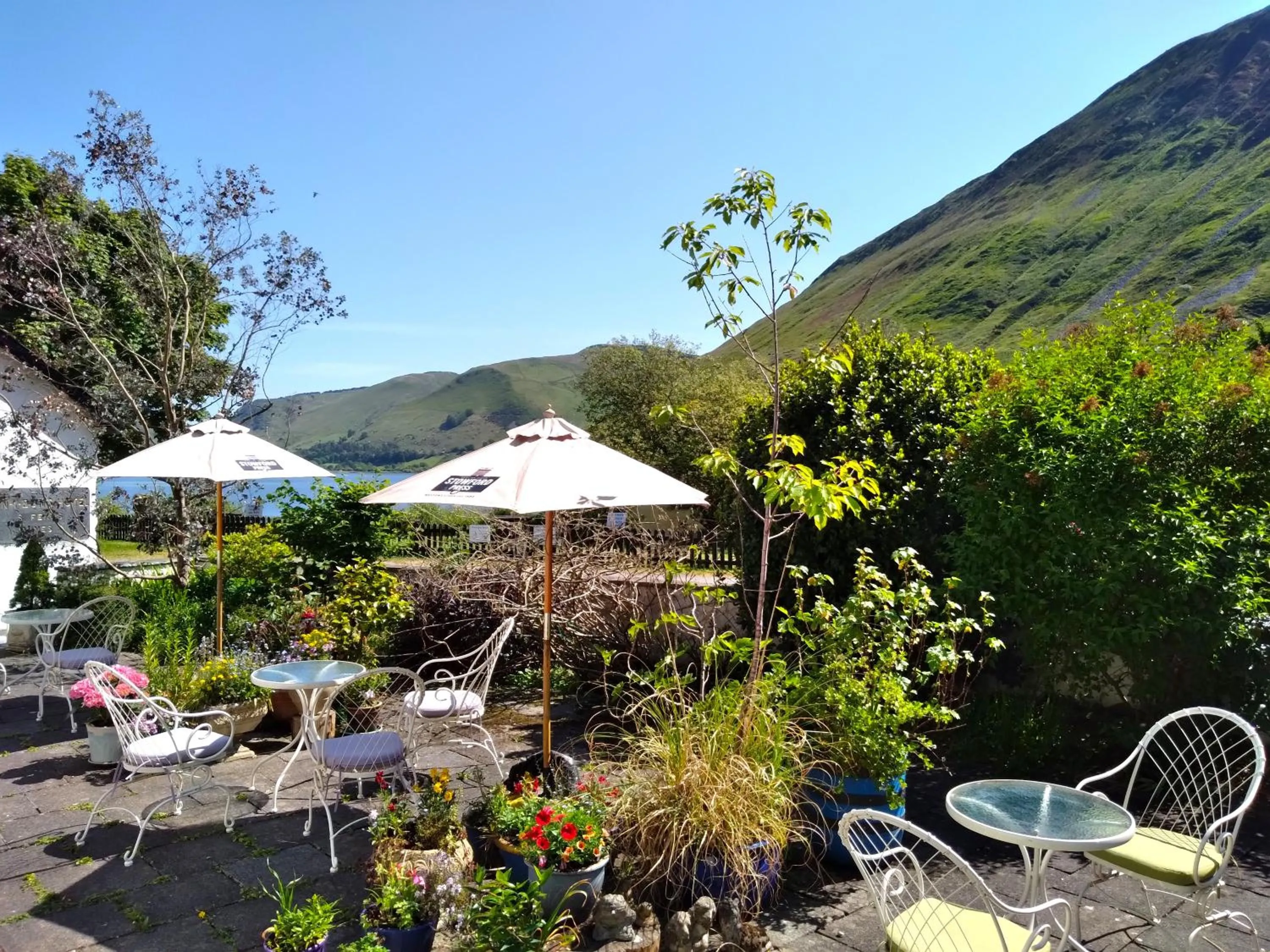 Garden in Pen-Y-Bont Hotel