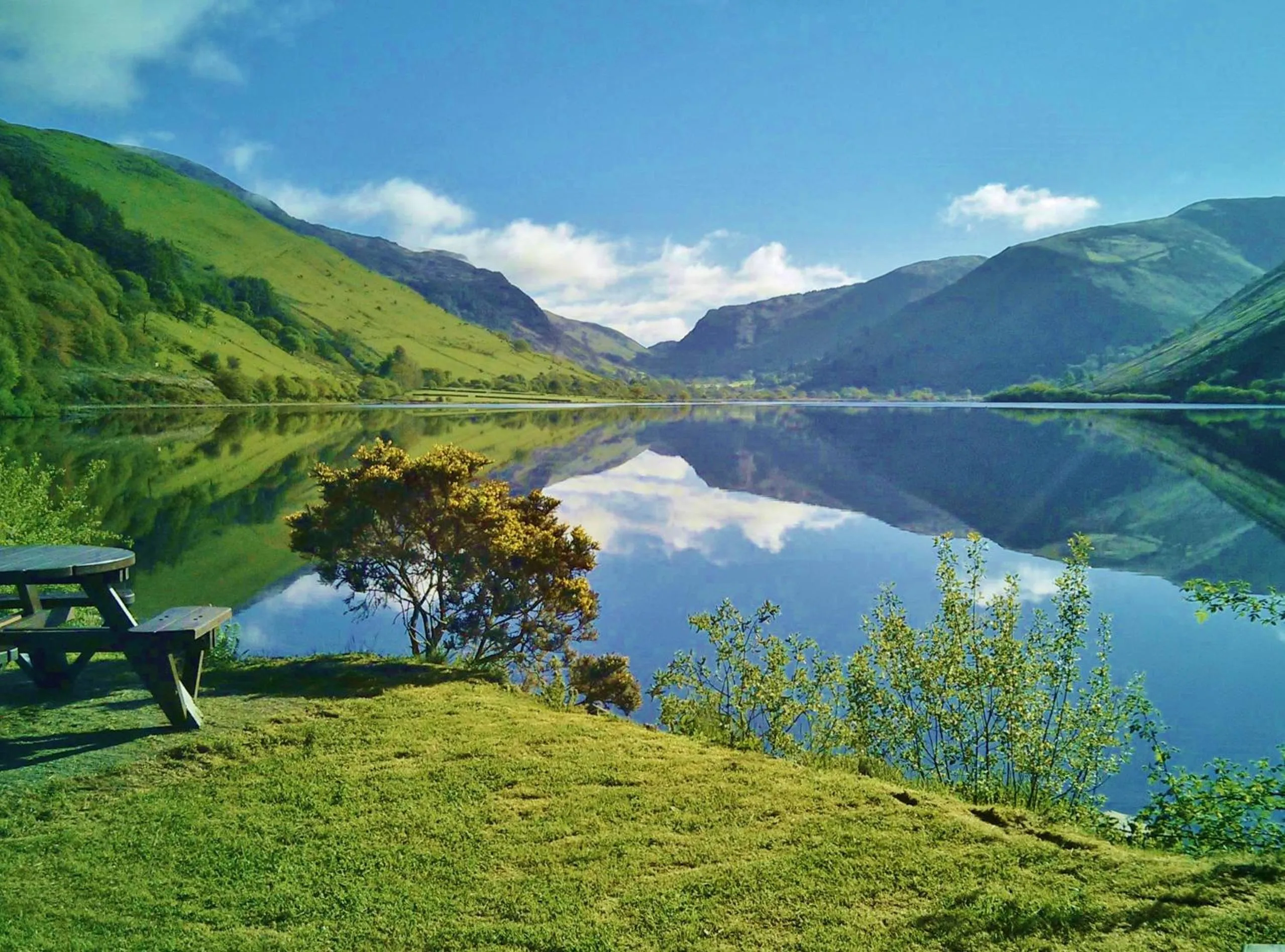 Restaurant/places to eat in Pen-Y-Bont Hotel