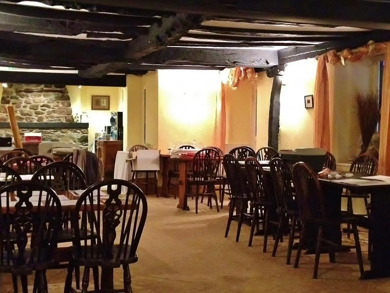 Restaurant/places to eat in Pen-Y-Bont Hotel