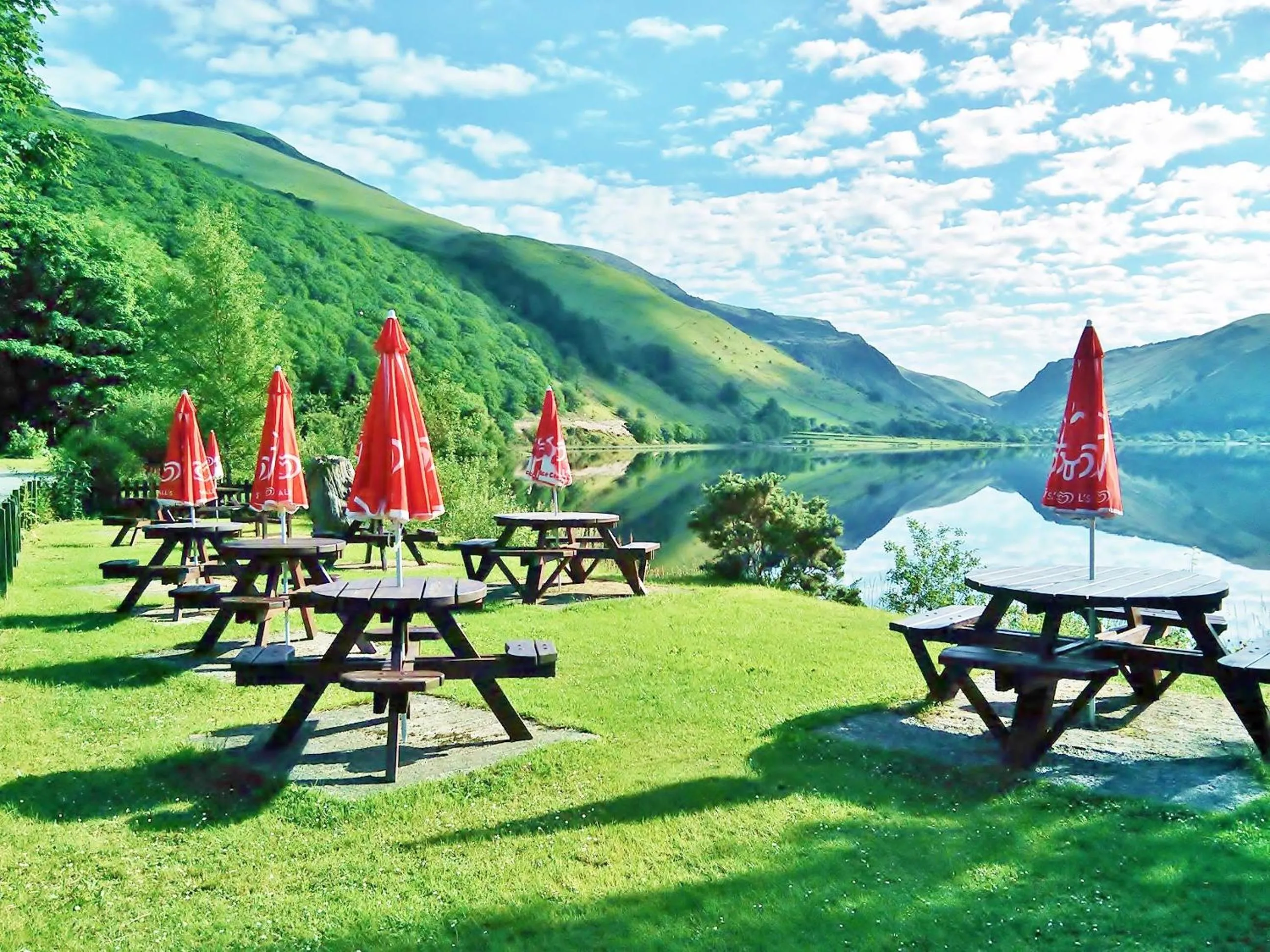 Restaurant/places to eat in Pen-Y-Bont Hotel