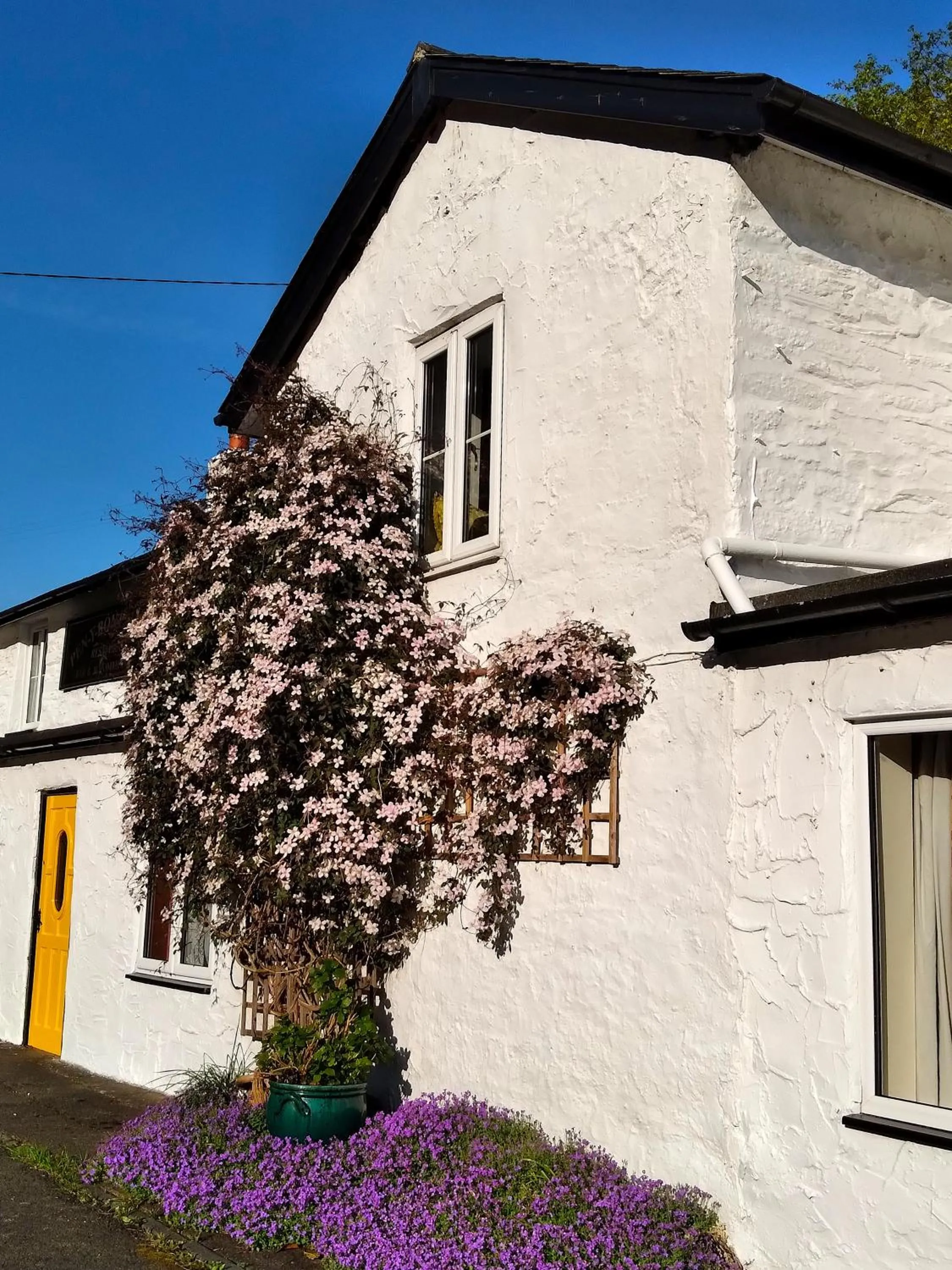 Property building in Pen-Y-Bont Hotel