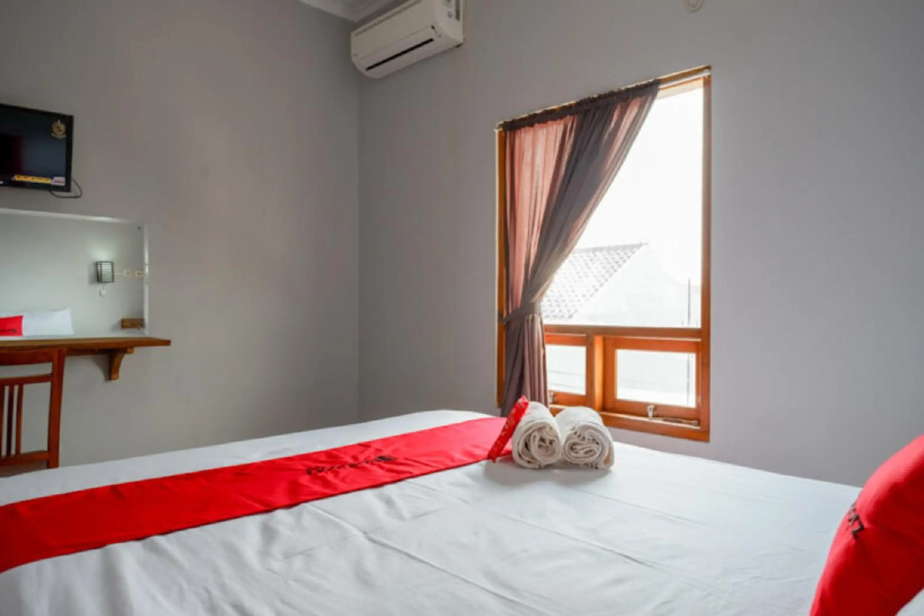 Bedroom in RedDoorz Syariah near Kawasan Sam Poo Kong 2