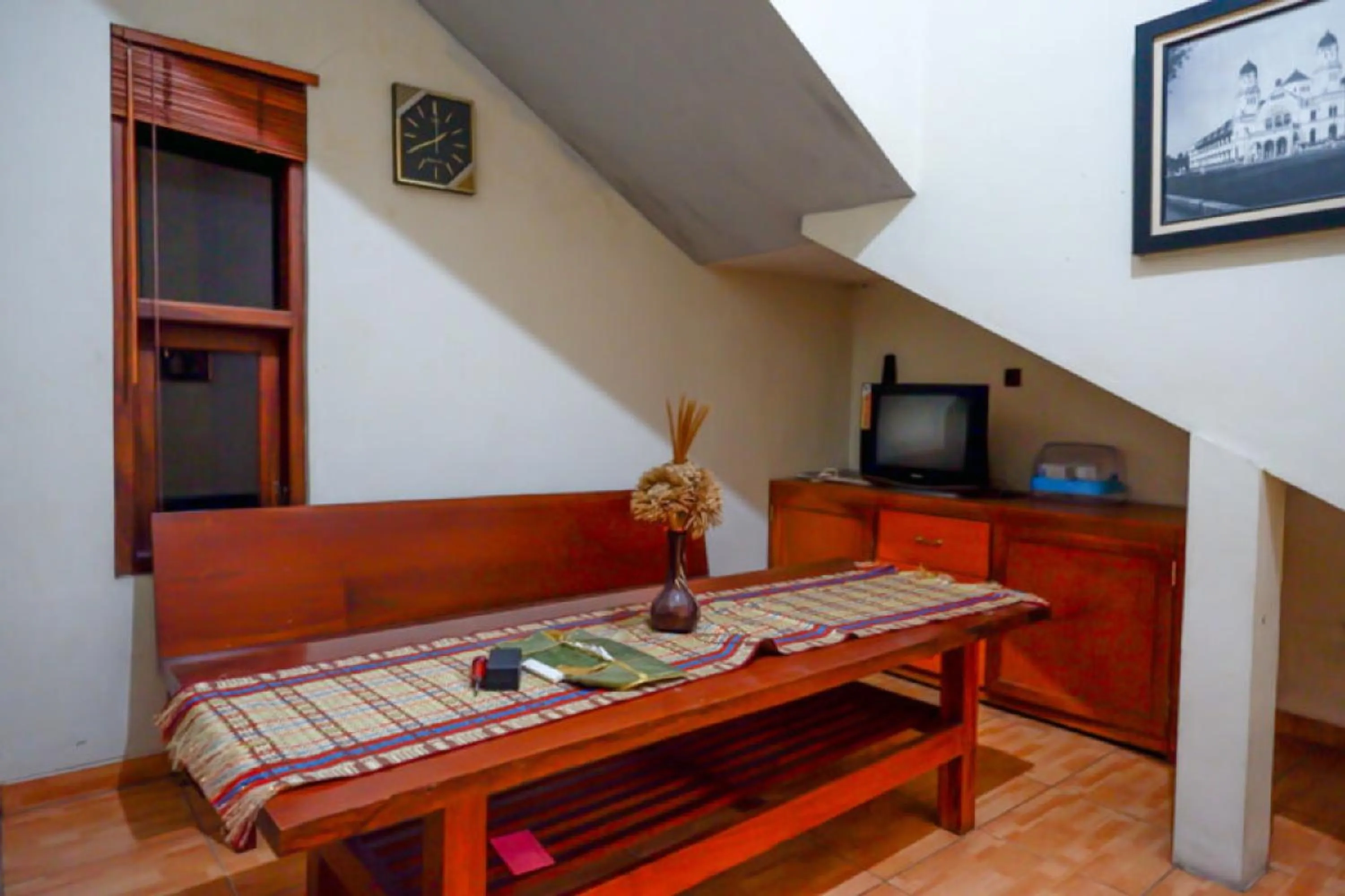 Lobby or reception in RedDoorz Syariah near Kawasan Sam Poo Kong 2