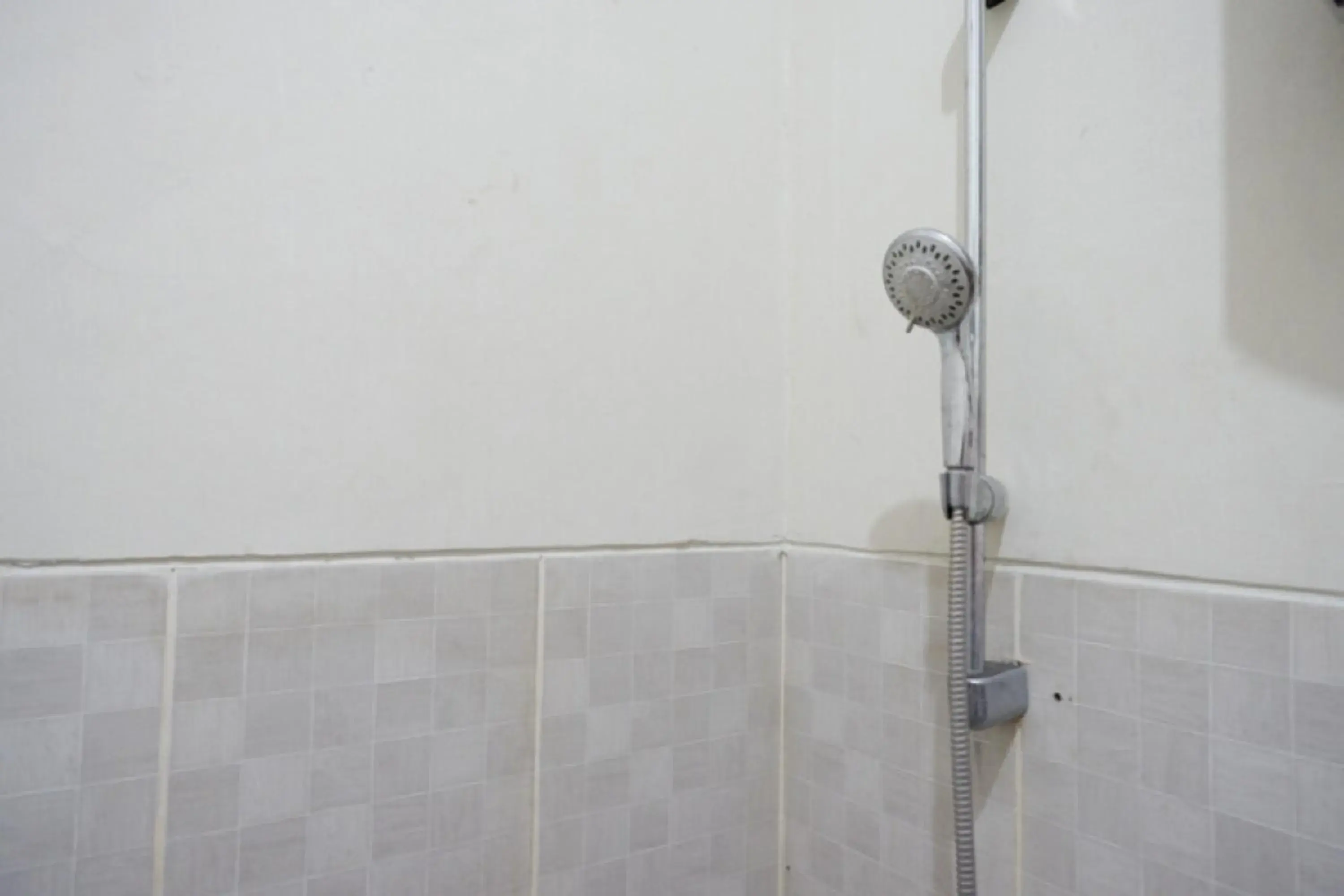 Bathroom in RedDoorz Syariah near Kawasan Sam Poo Kong 2