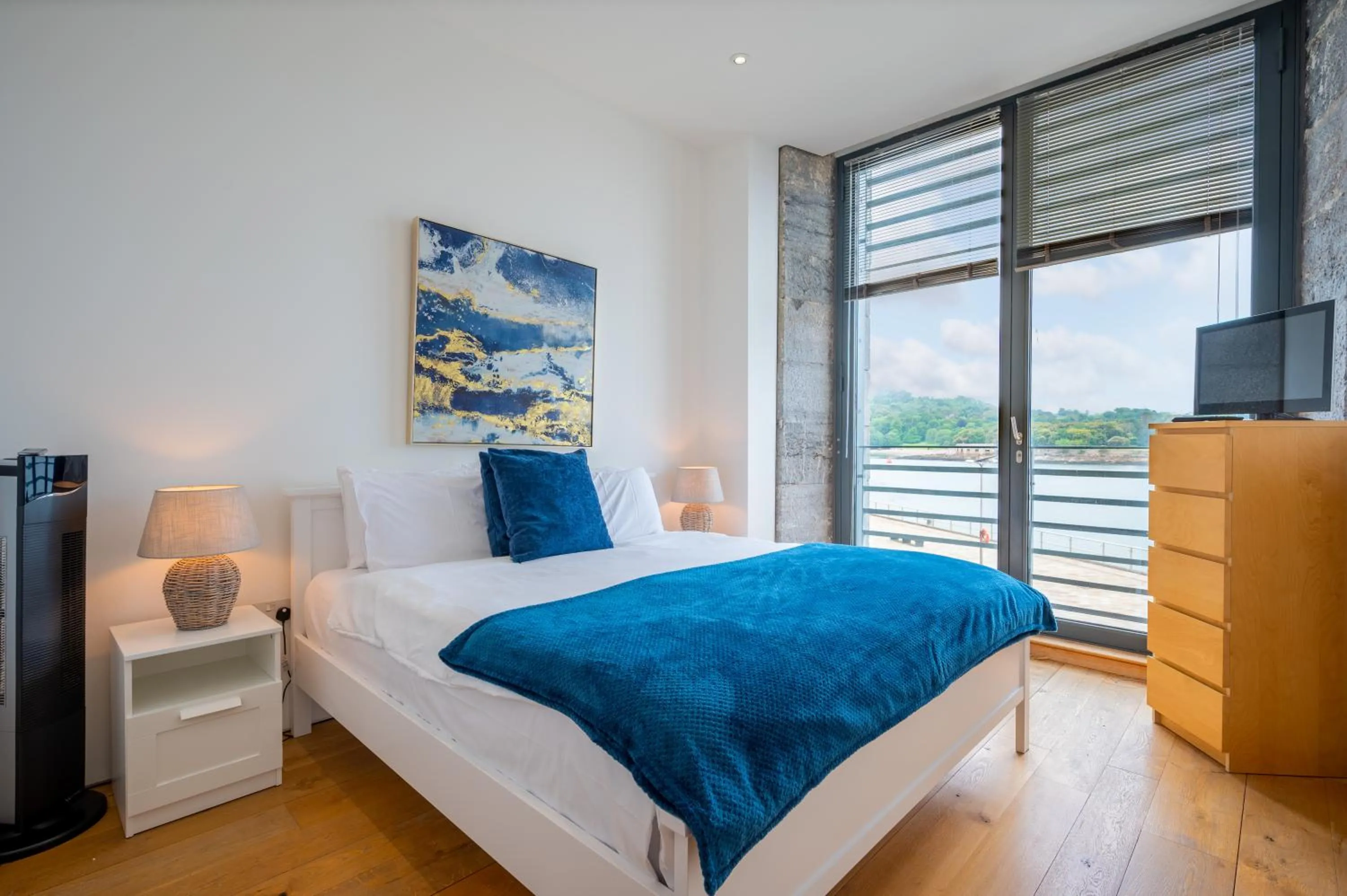 Bedroom, Bed in Royal William Yard Apartments