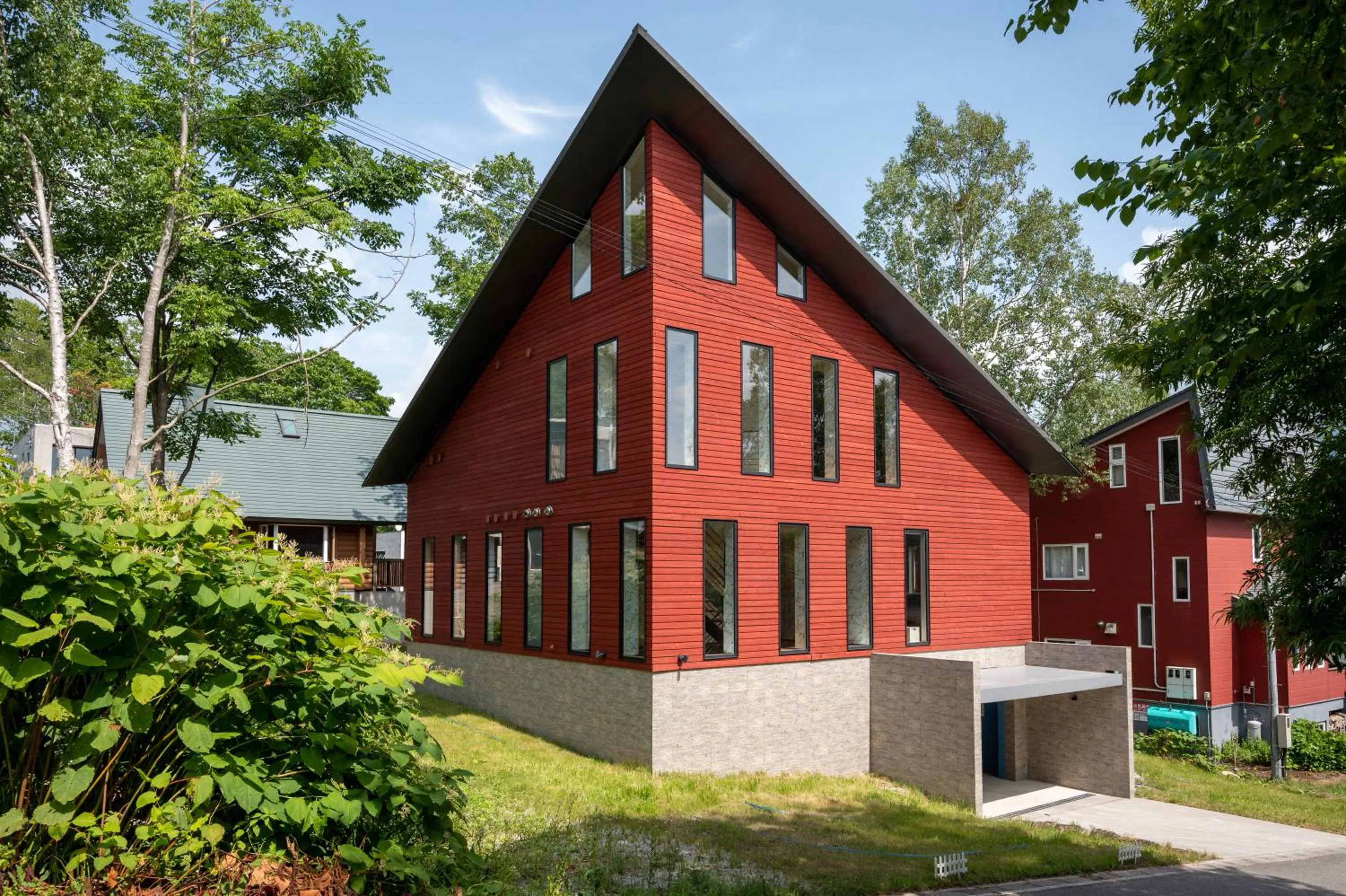 Property building in Kitsune House by H2 Life