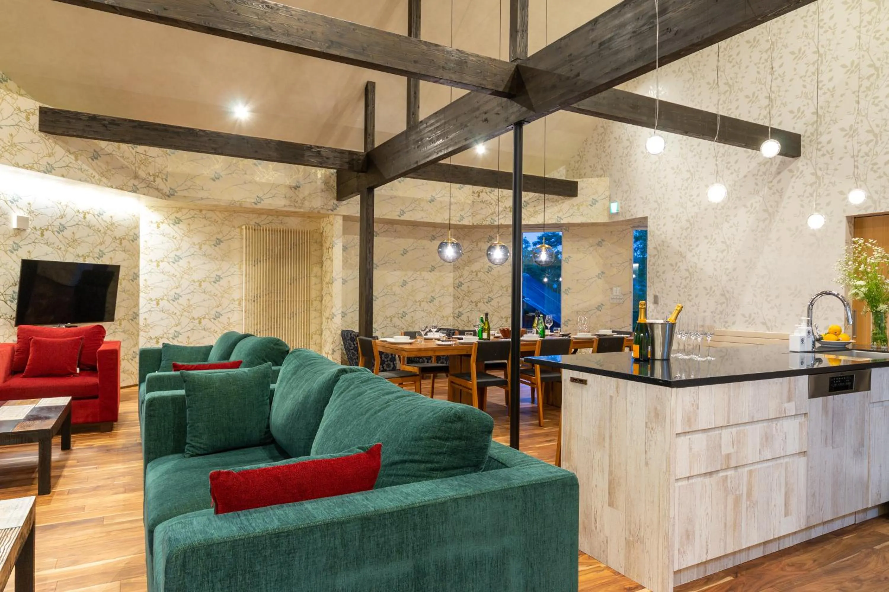 Dining area in Kitsune House by H2 Life