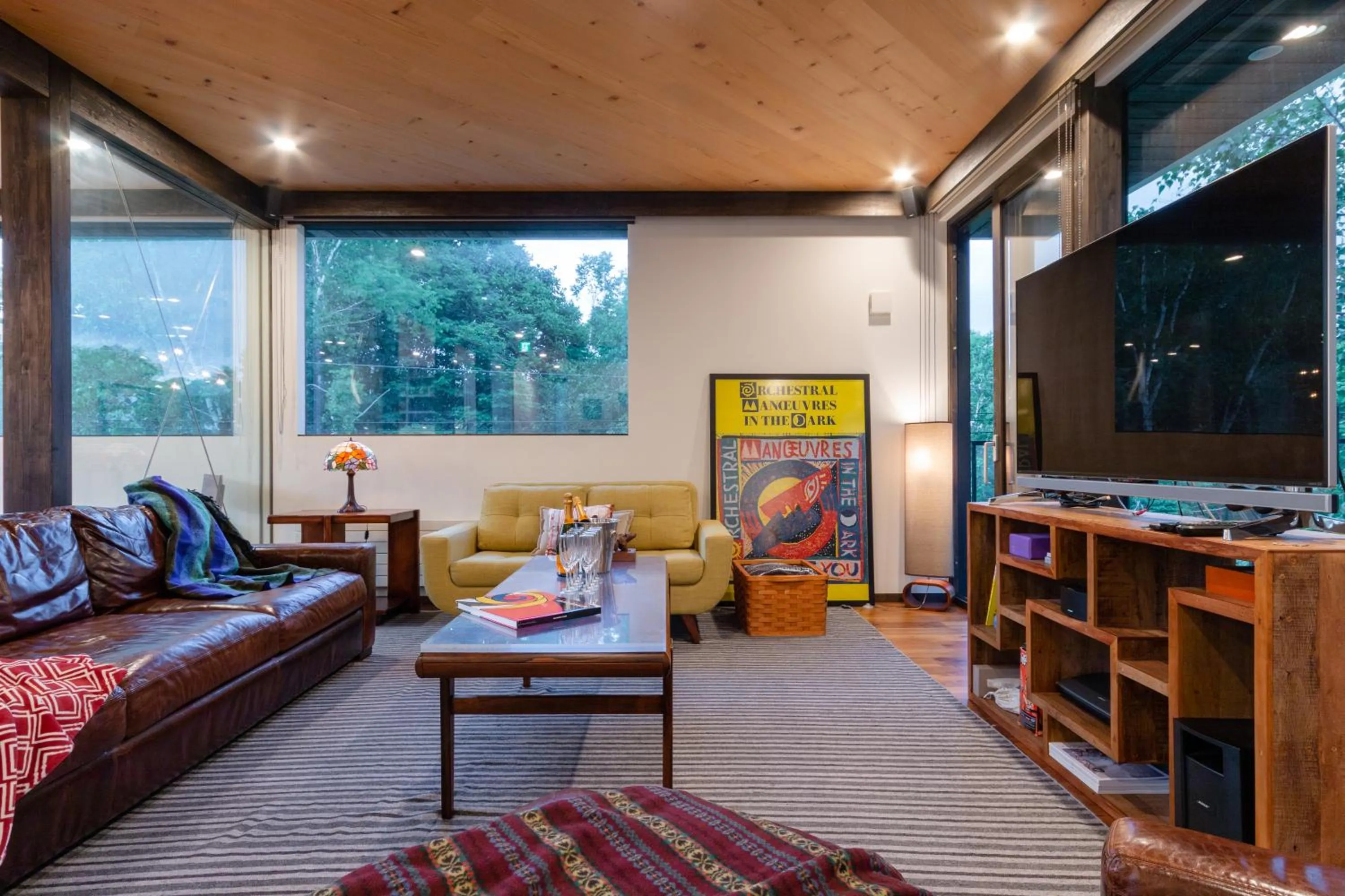 TV and multimedia in Gustav's Hideaway by H2 Life