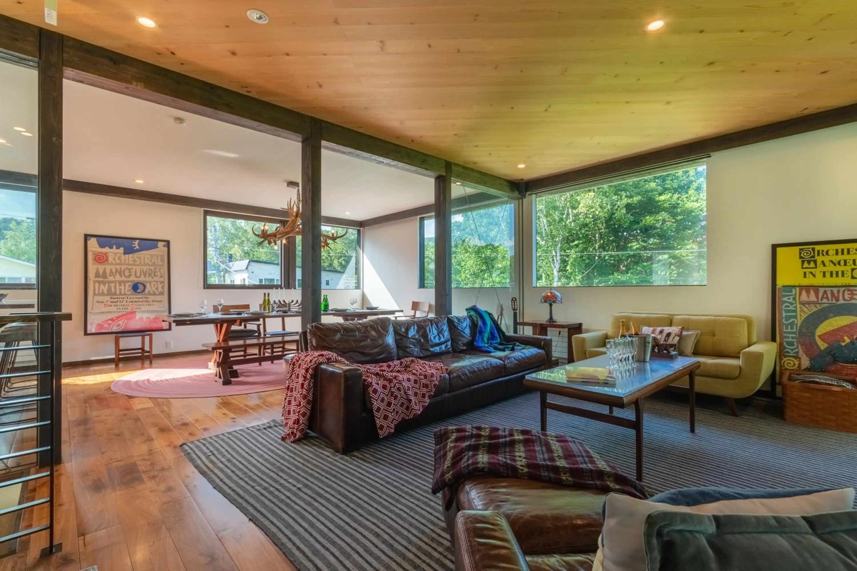 Living room in Gustav's Hideaway by H2 Life