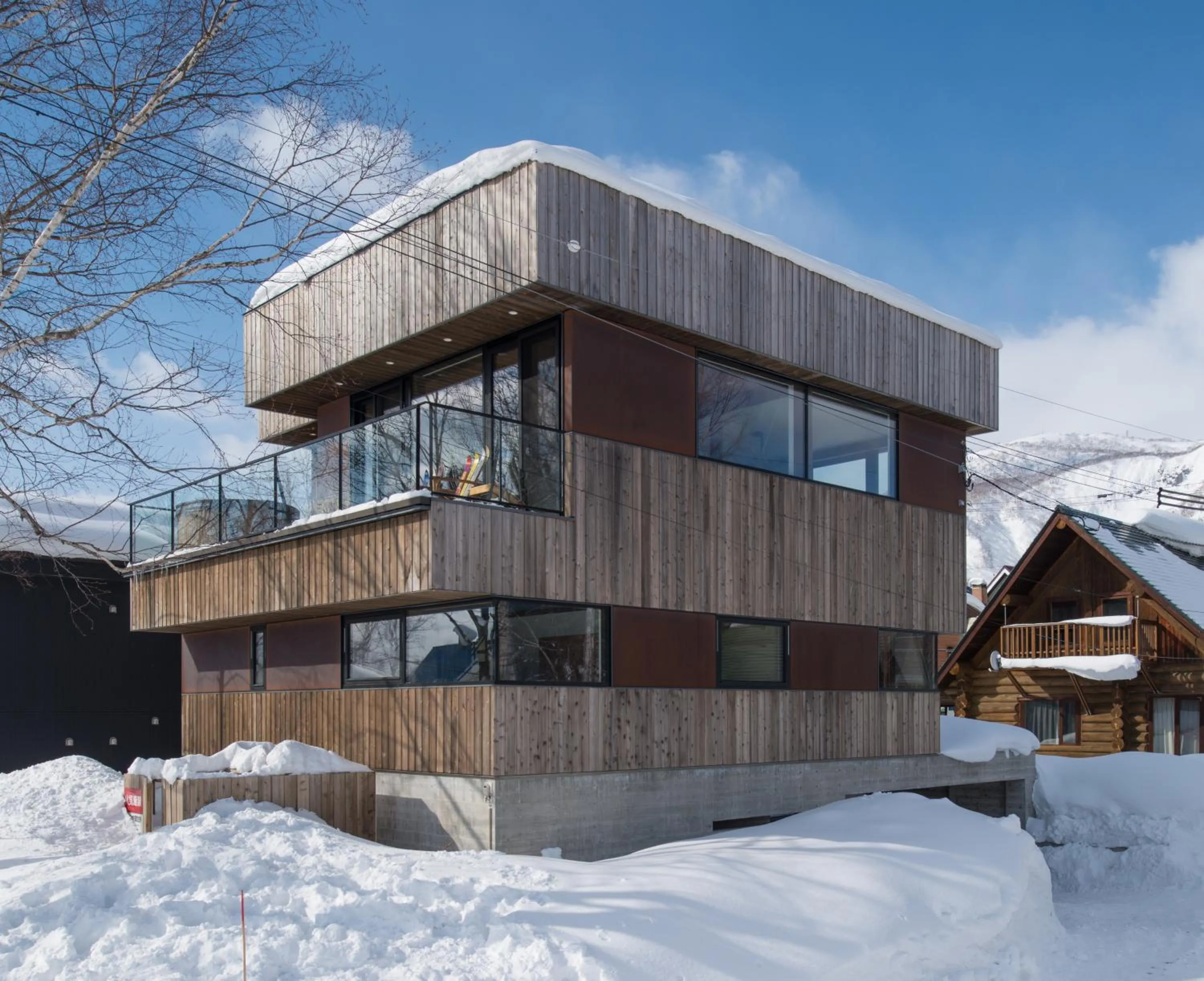 Property building in Gustav's Hideaway by H2 Life