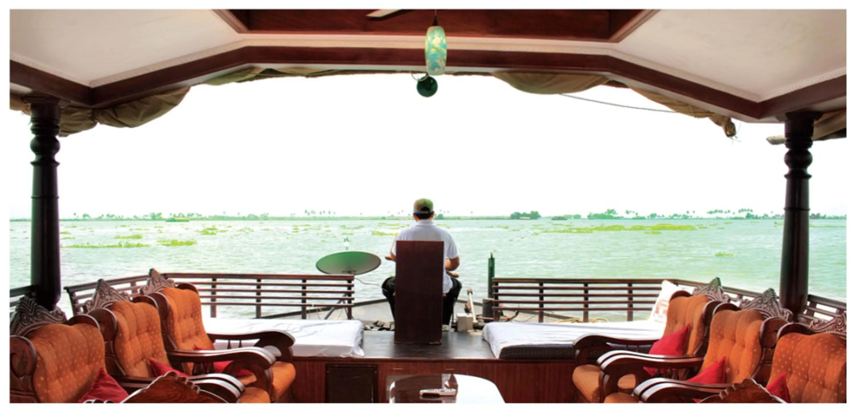 Day in Cosy Premium Houseboats