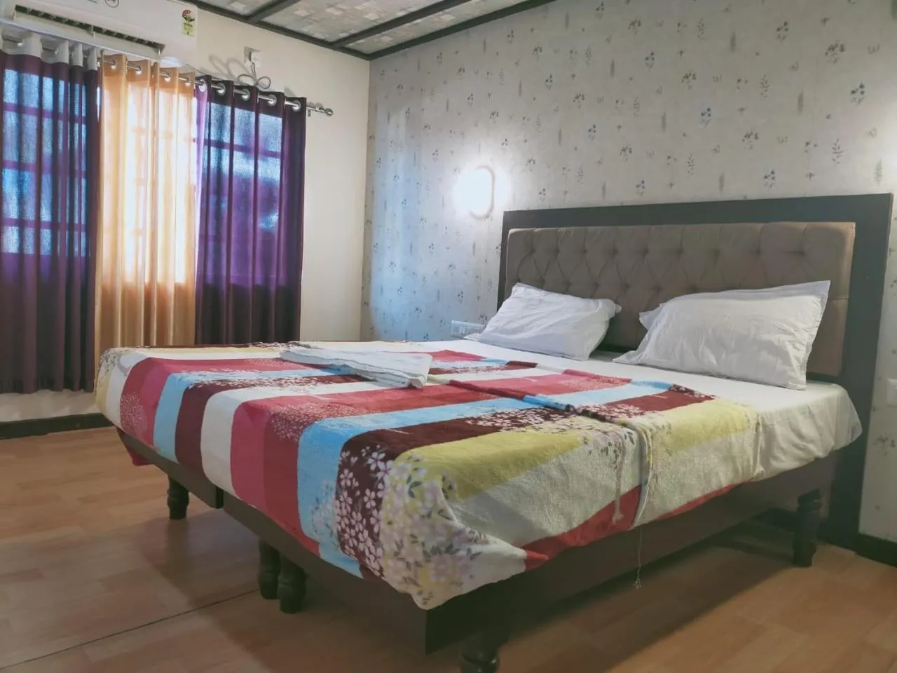 Bed in Cosy Premium Houseboats